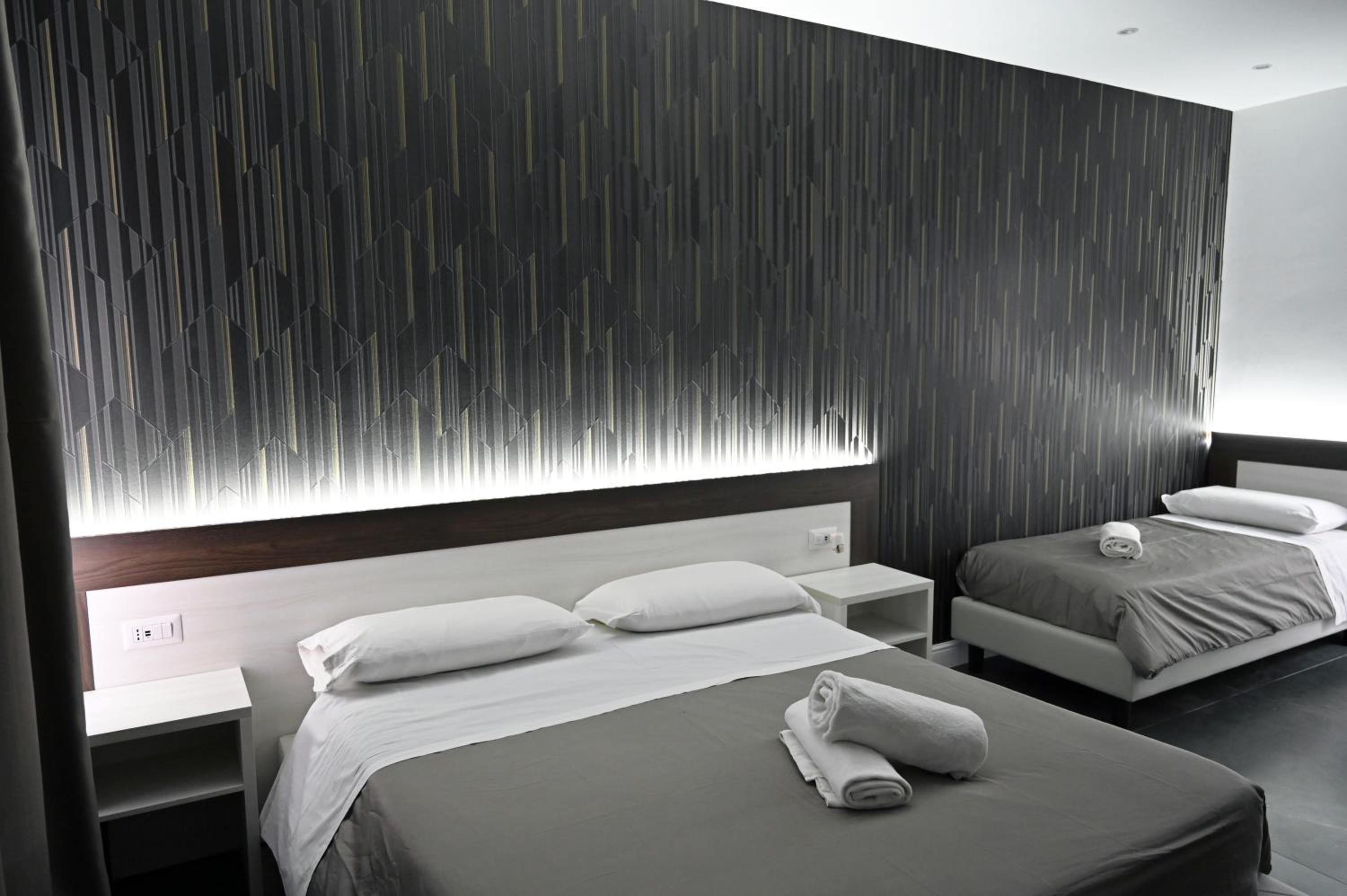 Deluxe Triple Room - Photo 3