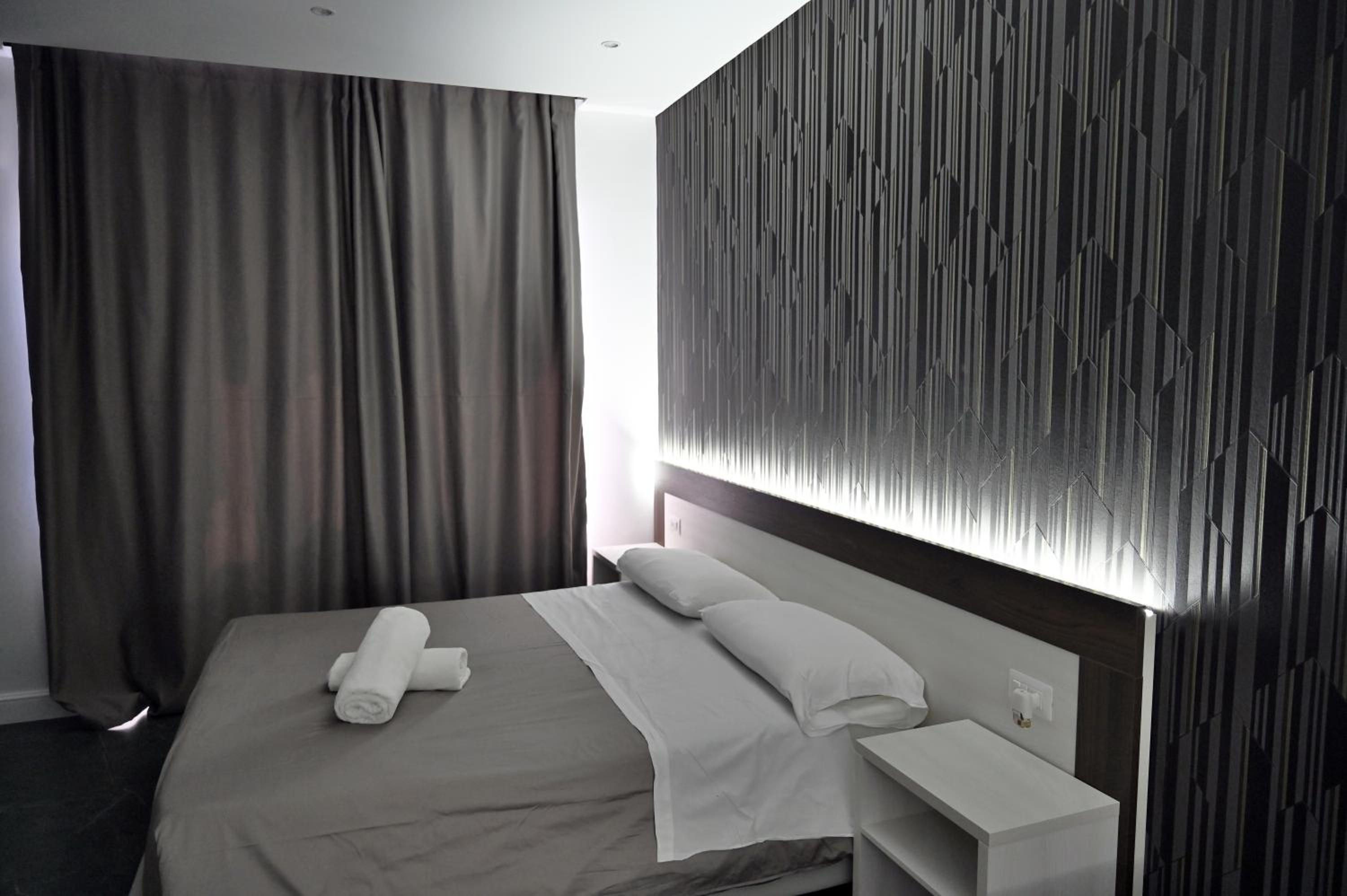 Deluxe Triple Room - Photo 4