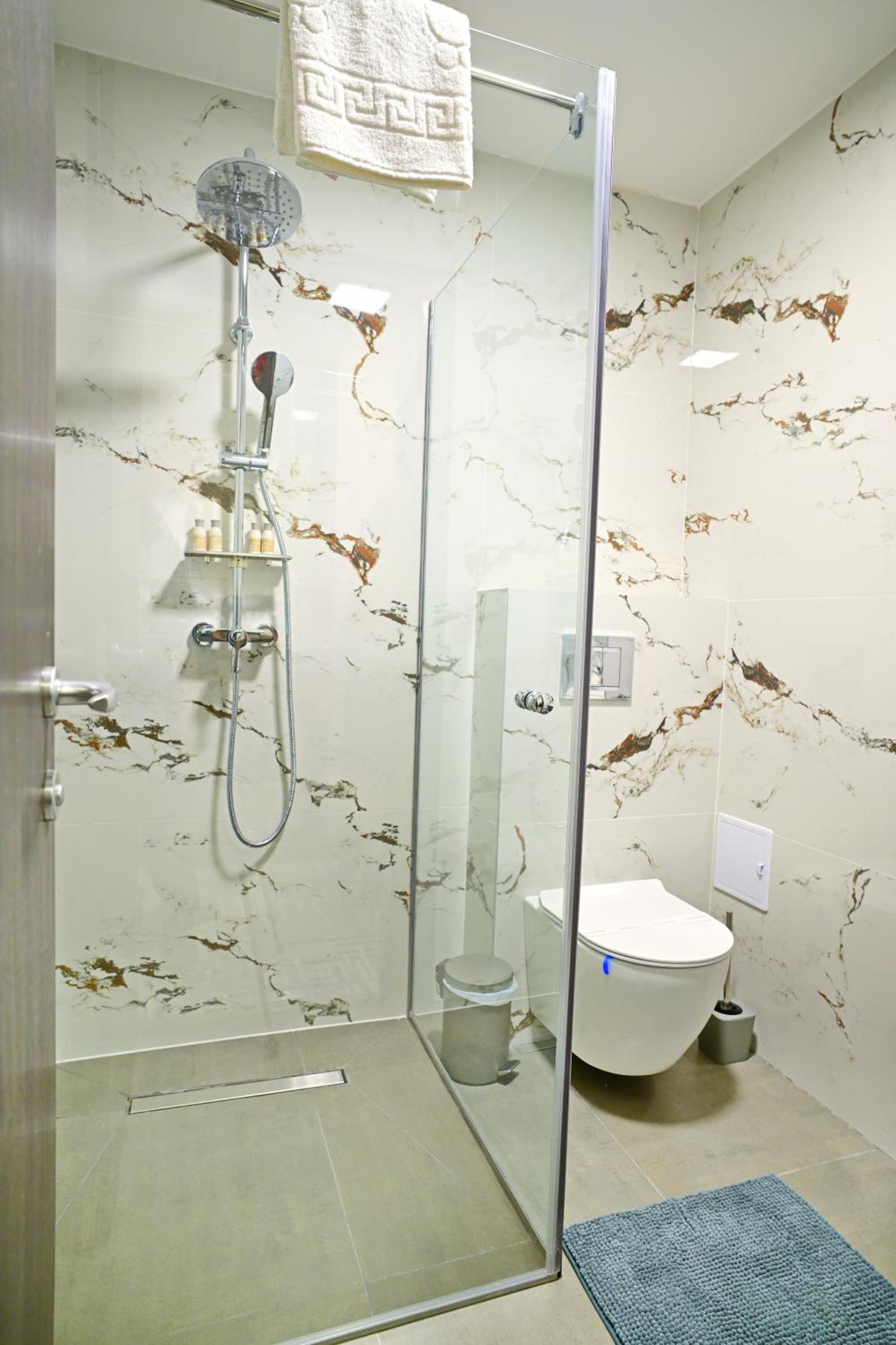Deluxe Junior Suite - Photo 3
