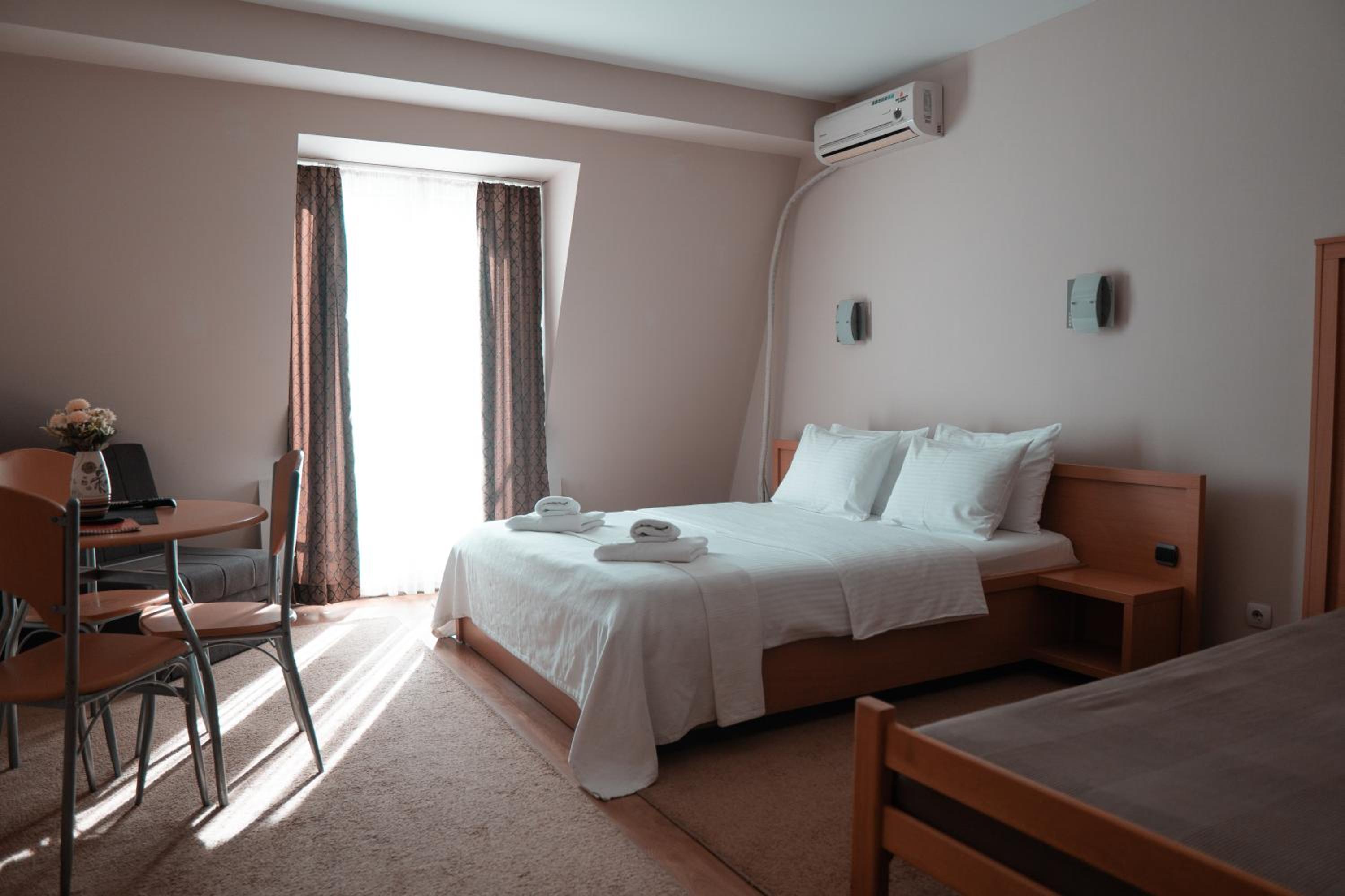 Triple room ( double bed + single bed ) - Photo 7