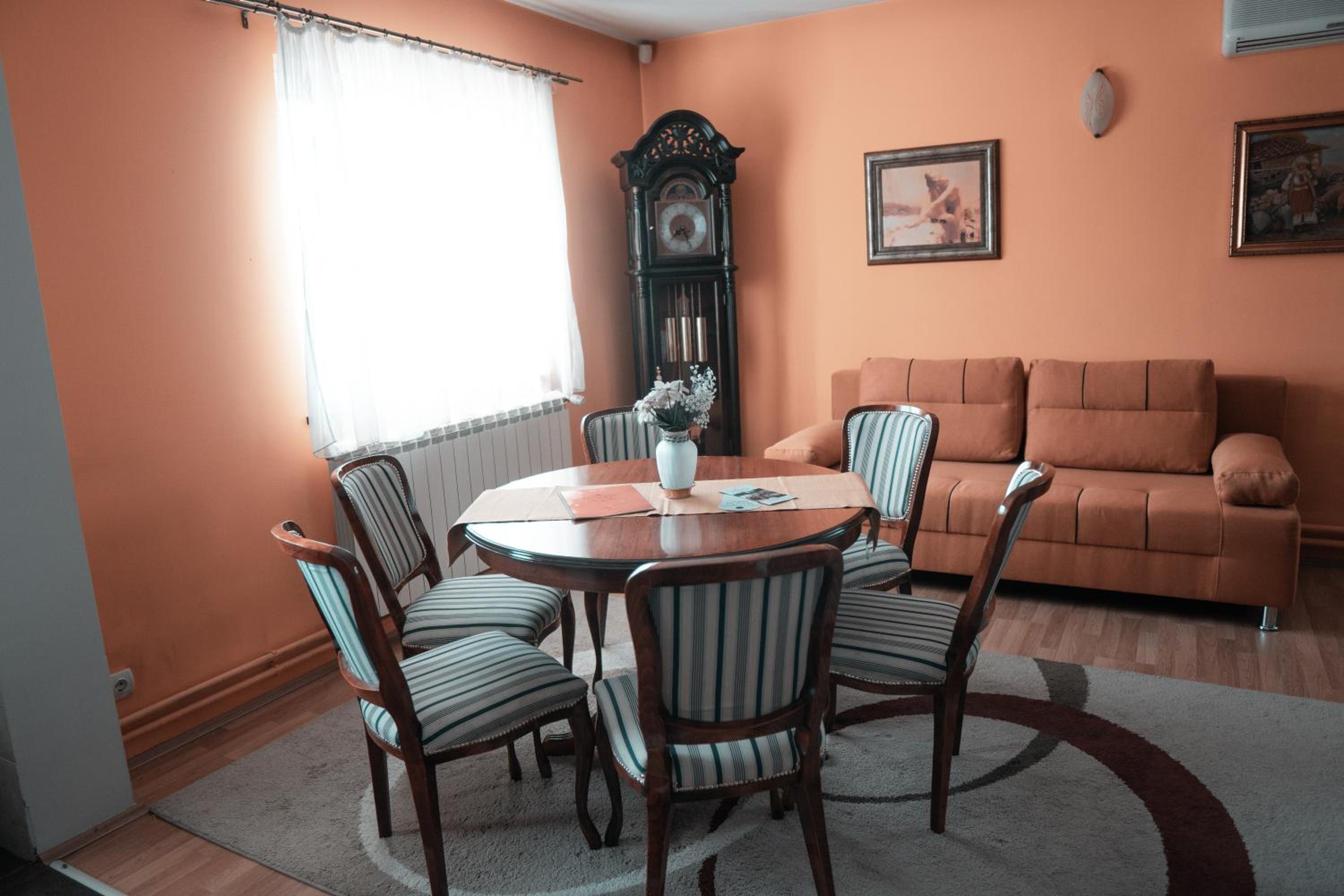 Two-Room Apartment - Photo 7