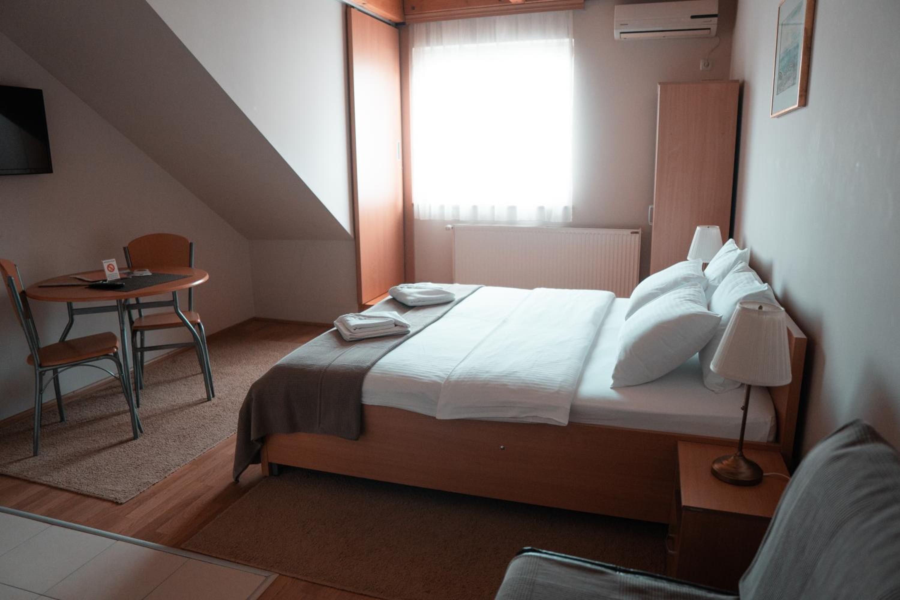 Three-Bedroom Deluxe Apartment - Photo 1