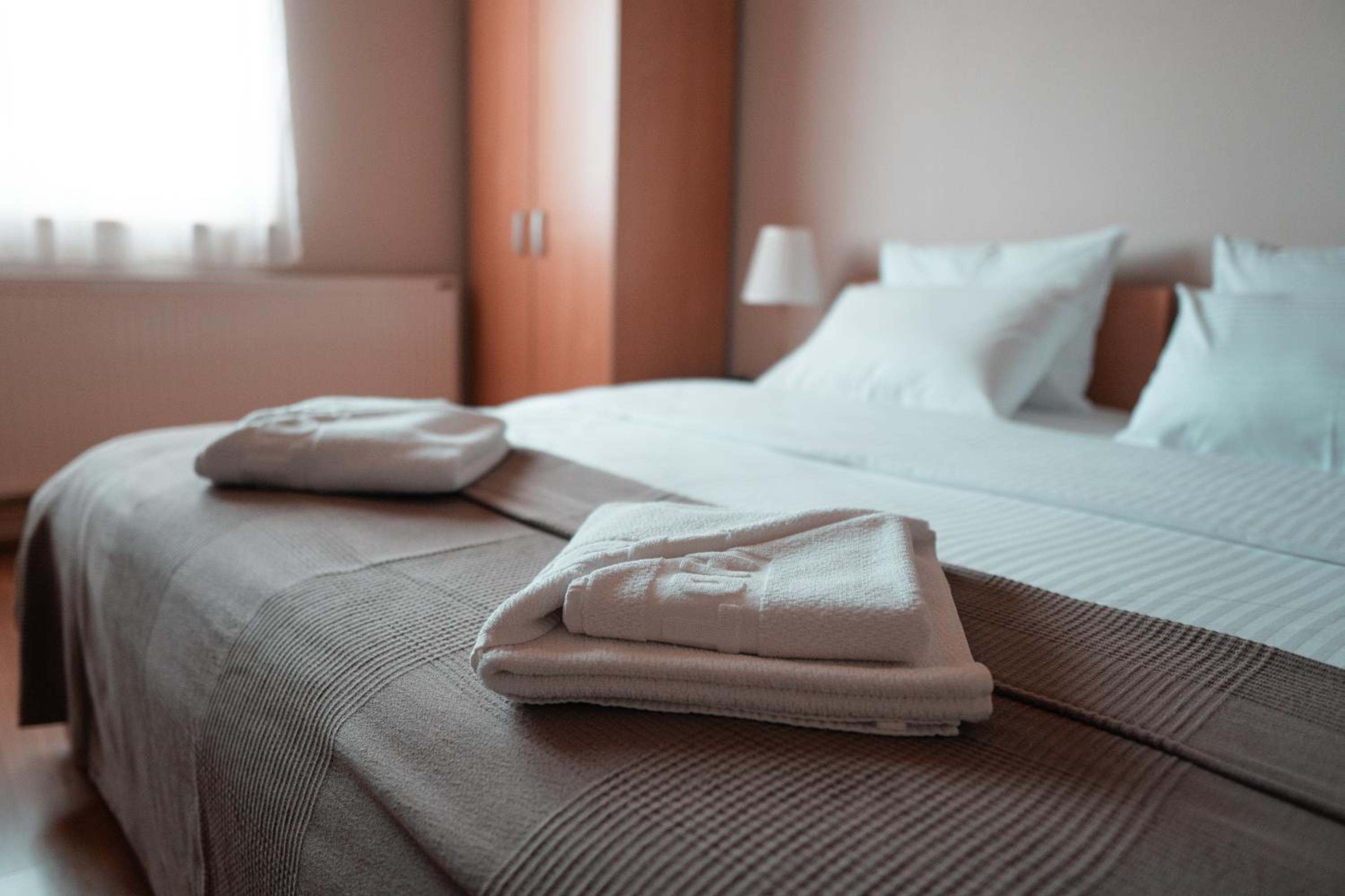 Double Room - Photo 6
