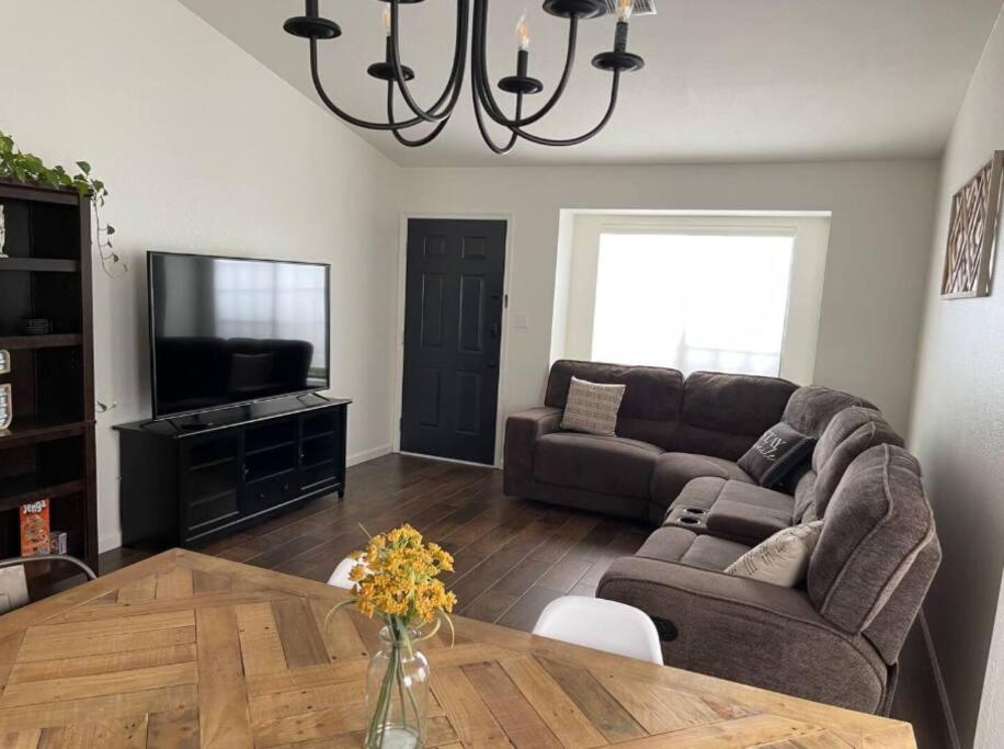 Three-Bedroom House photo 1