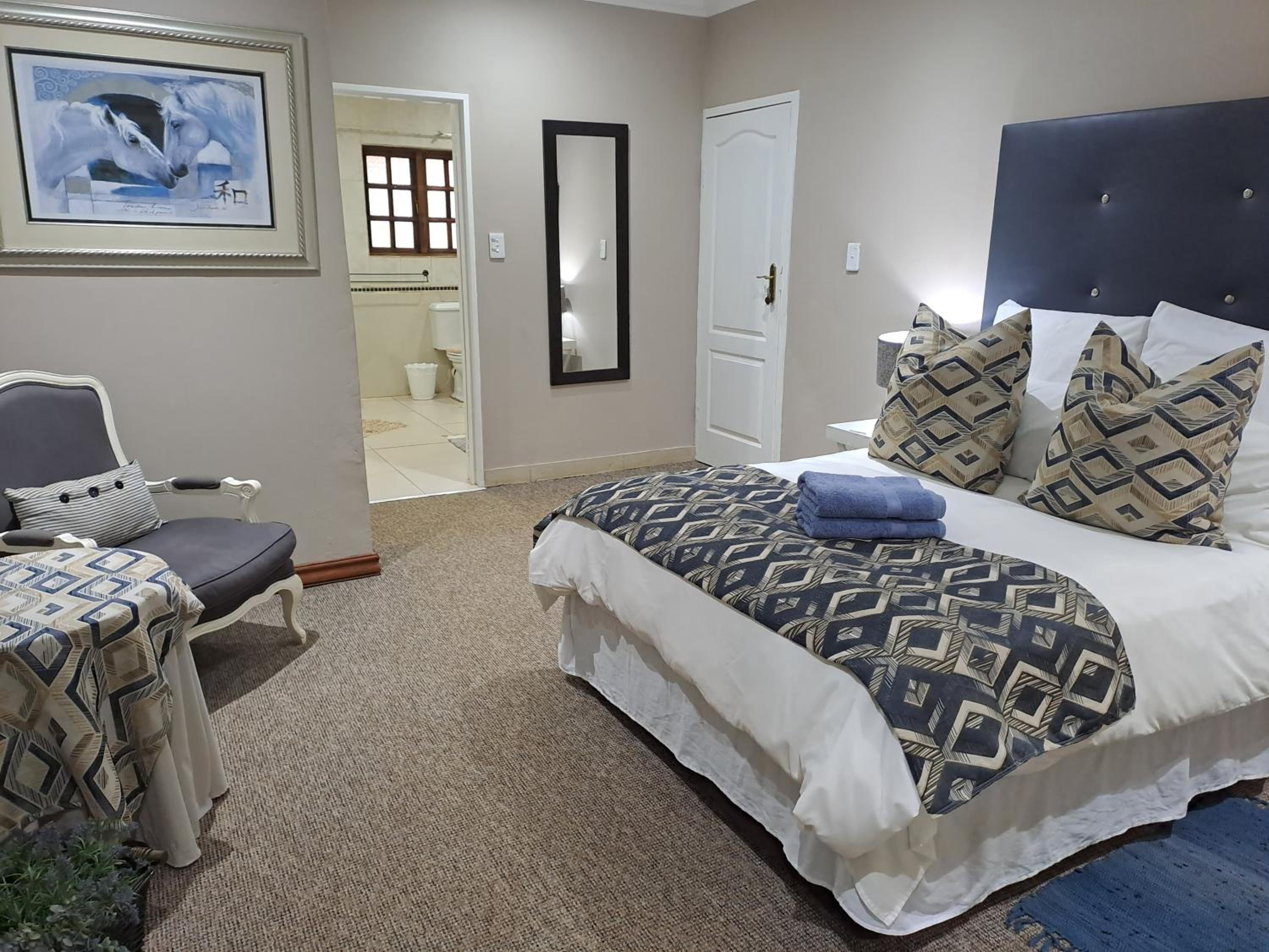 Double Room with Patio - Photo 1