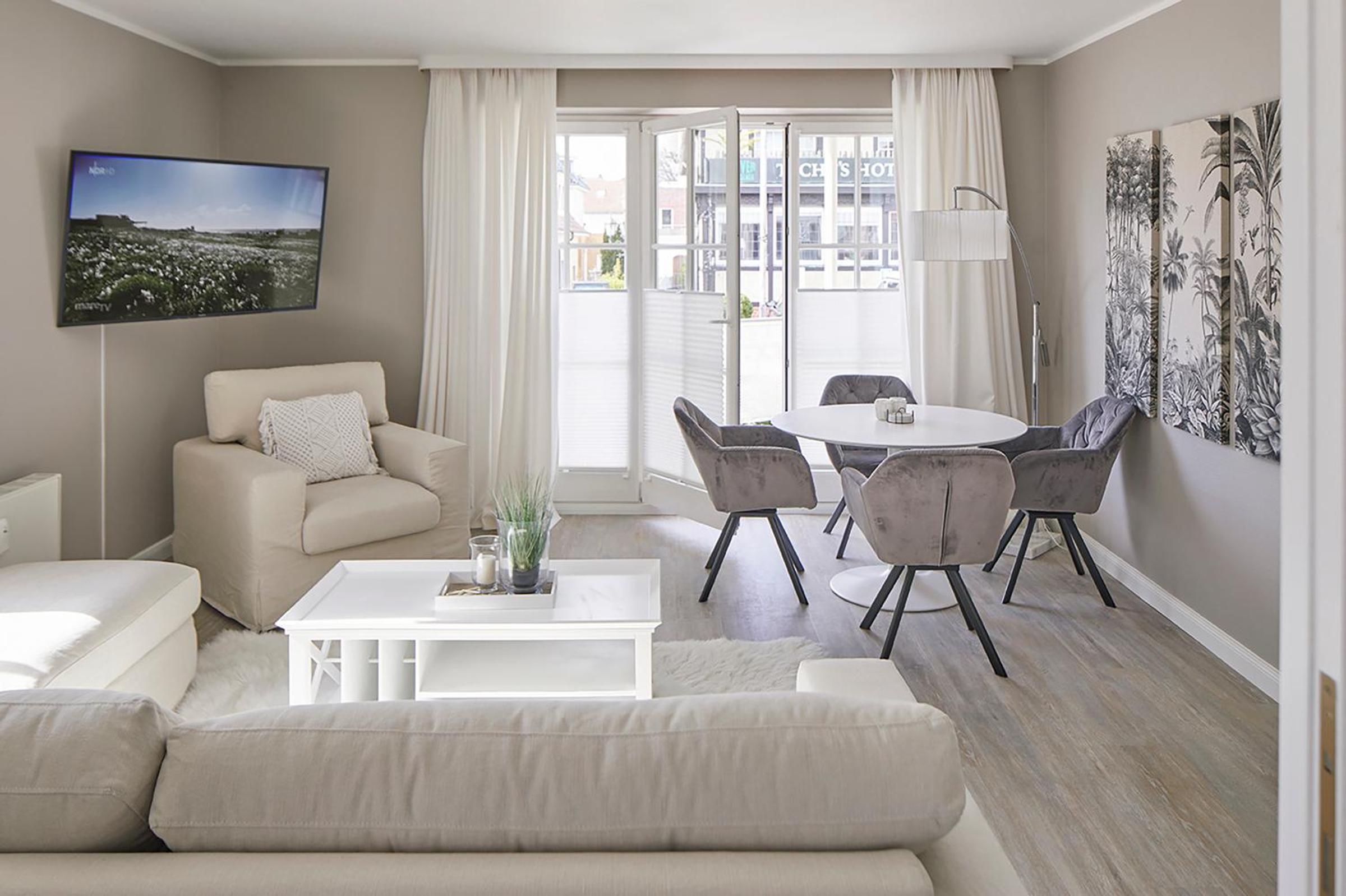 Two-Bedroom Apartment with Balcony photo 1