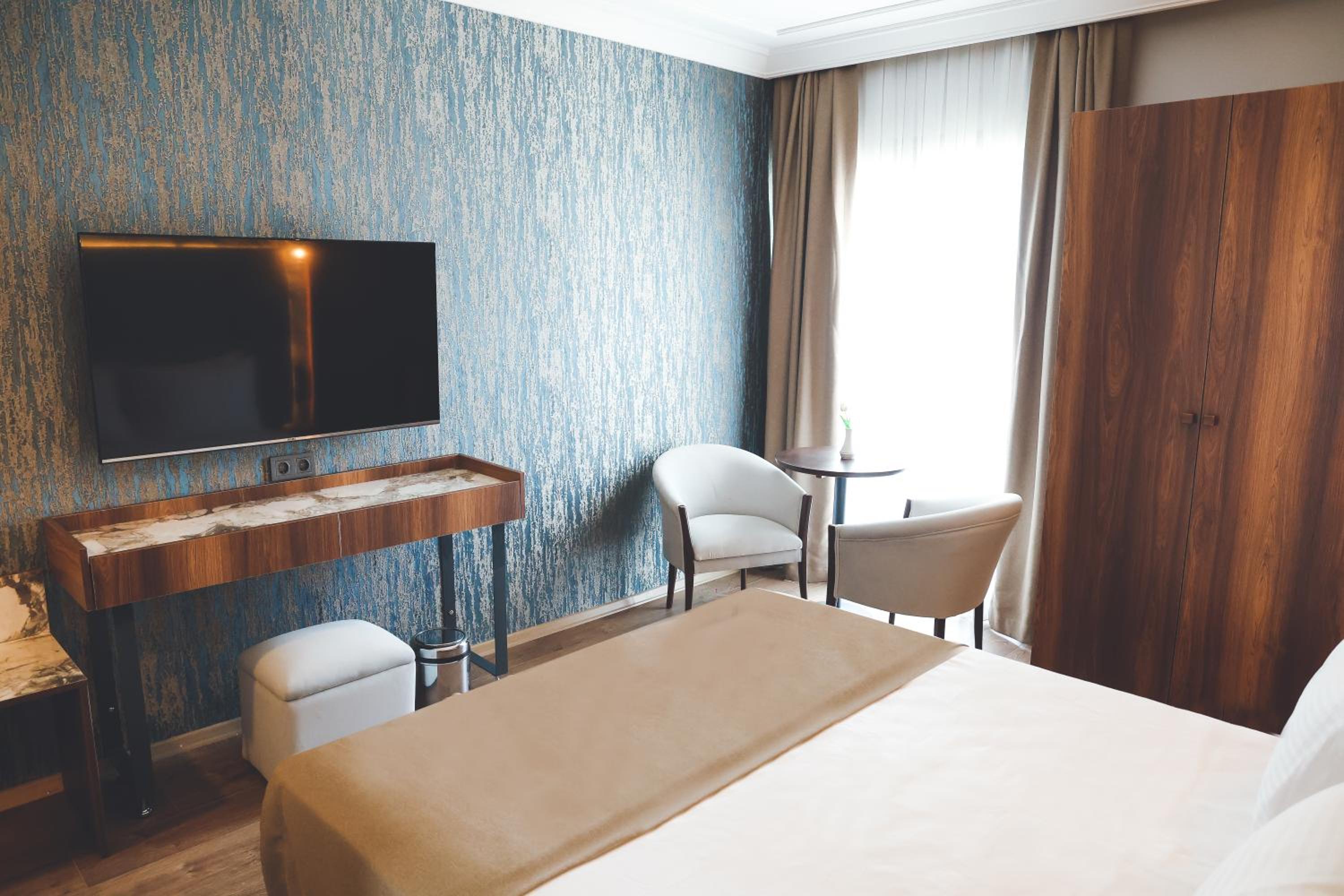 Standard King Room - Photo 1