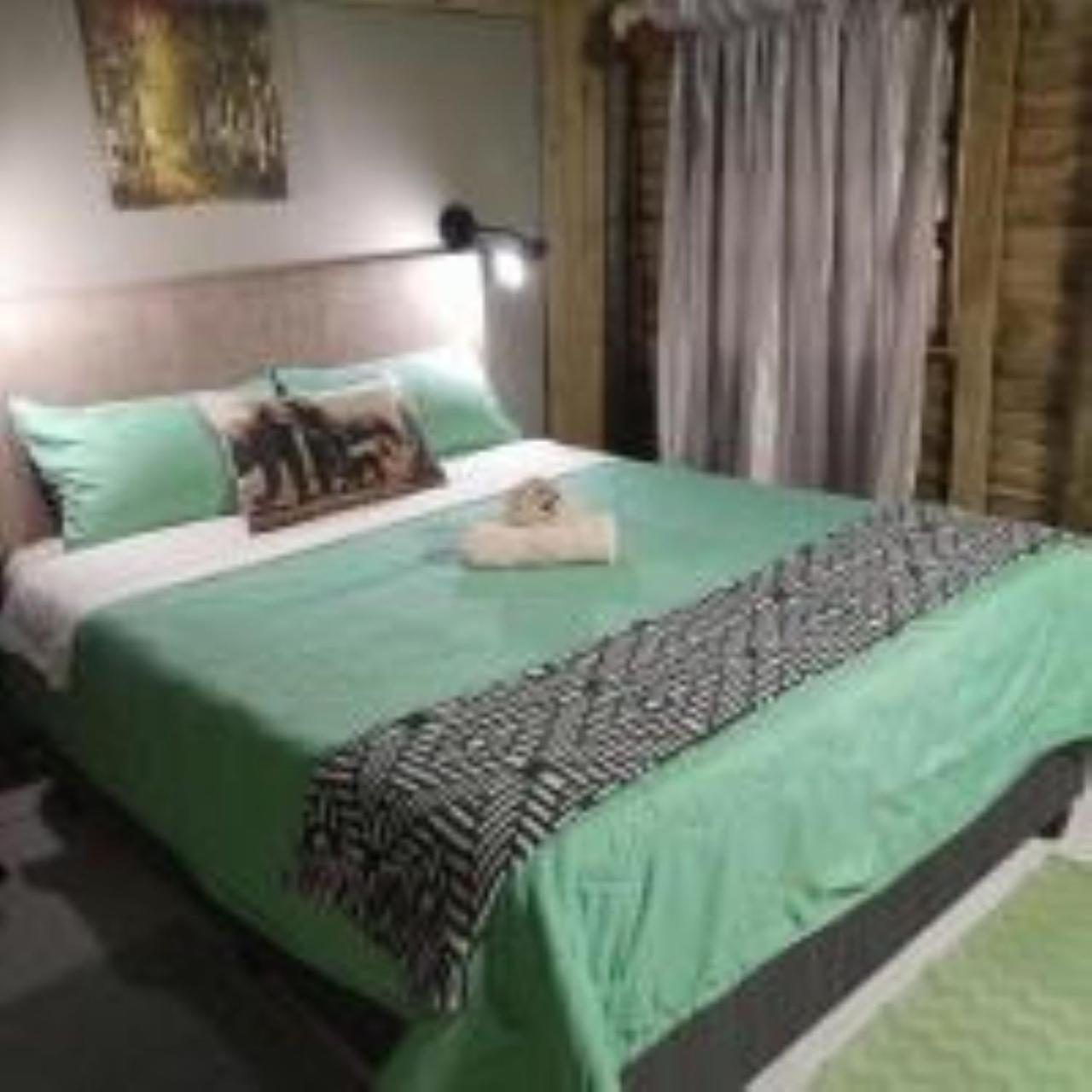 Three-Bedroom House - Photo 9