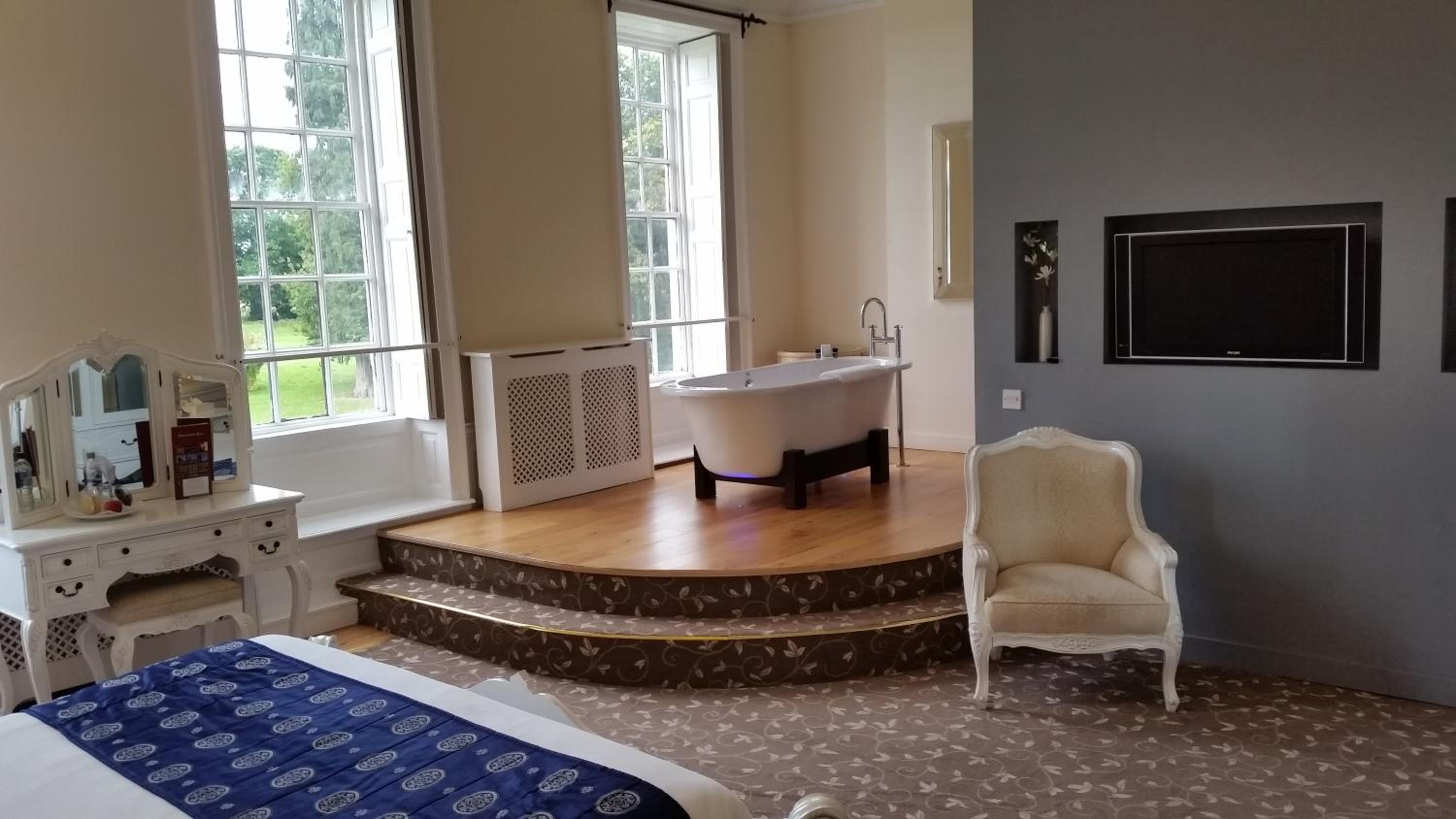 One-Bedroom Suite with Garden View - Photo 1