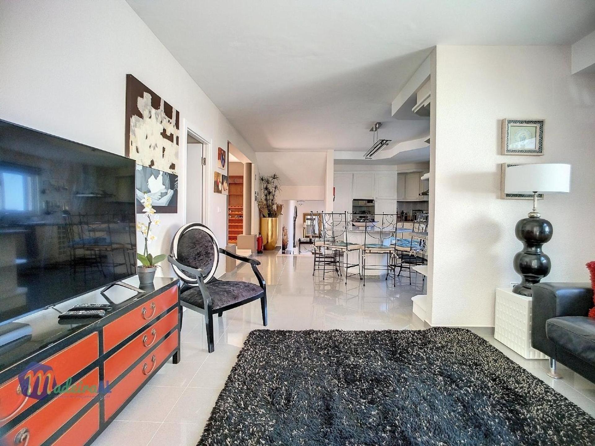 Three-Bedroom Vacation Home  photo 3