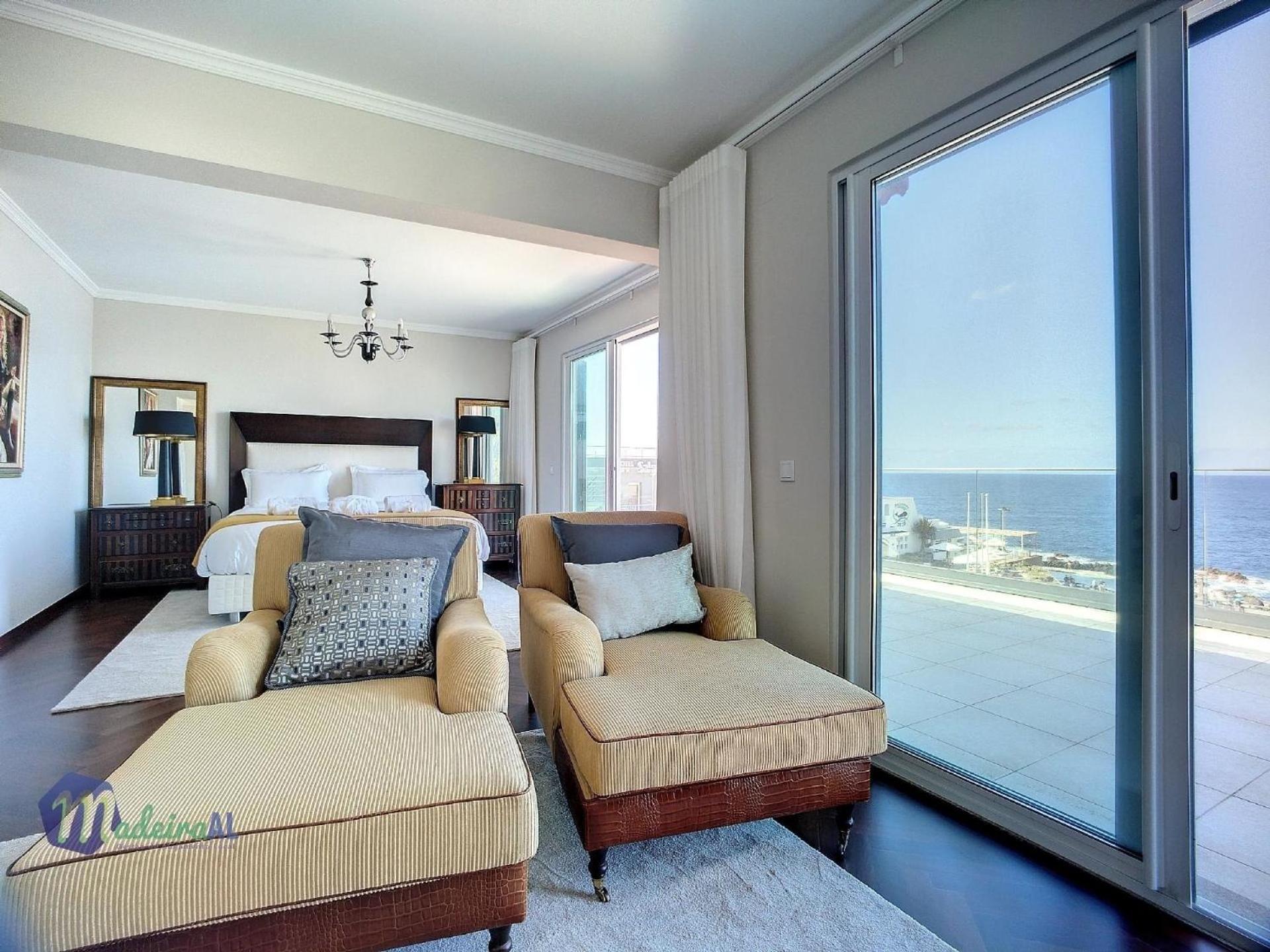 Three-Bedroom Vacation Home  photo 2