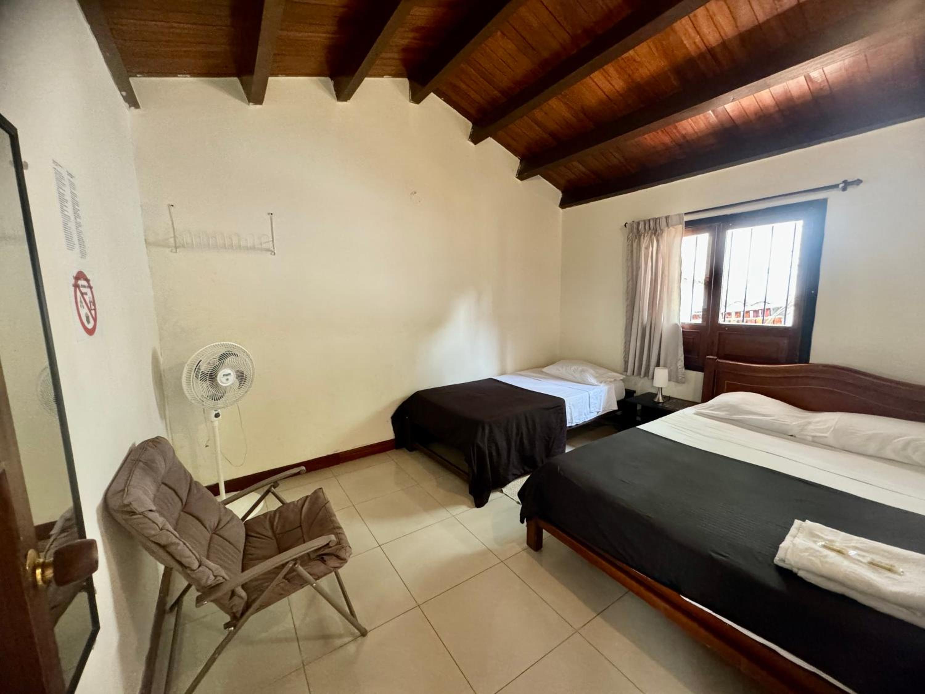 Basic Triple Room with Shared Bathroom