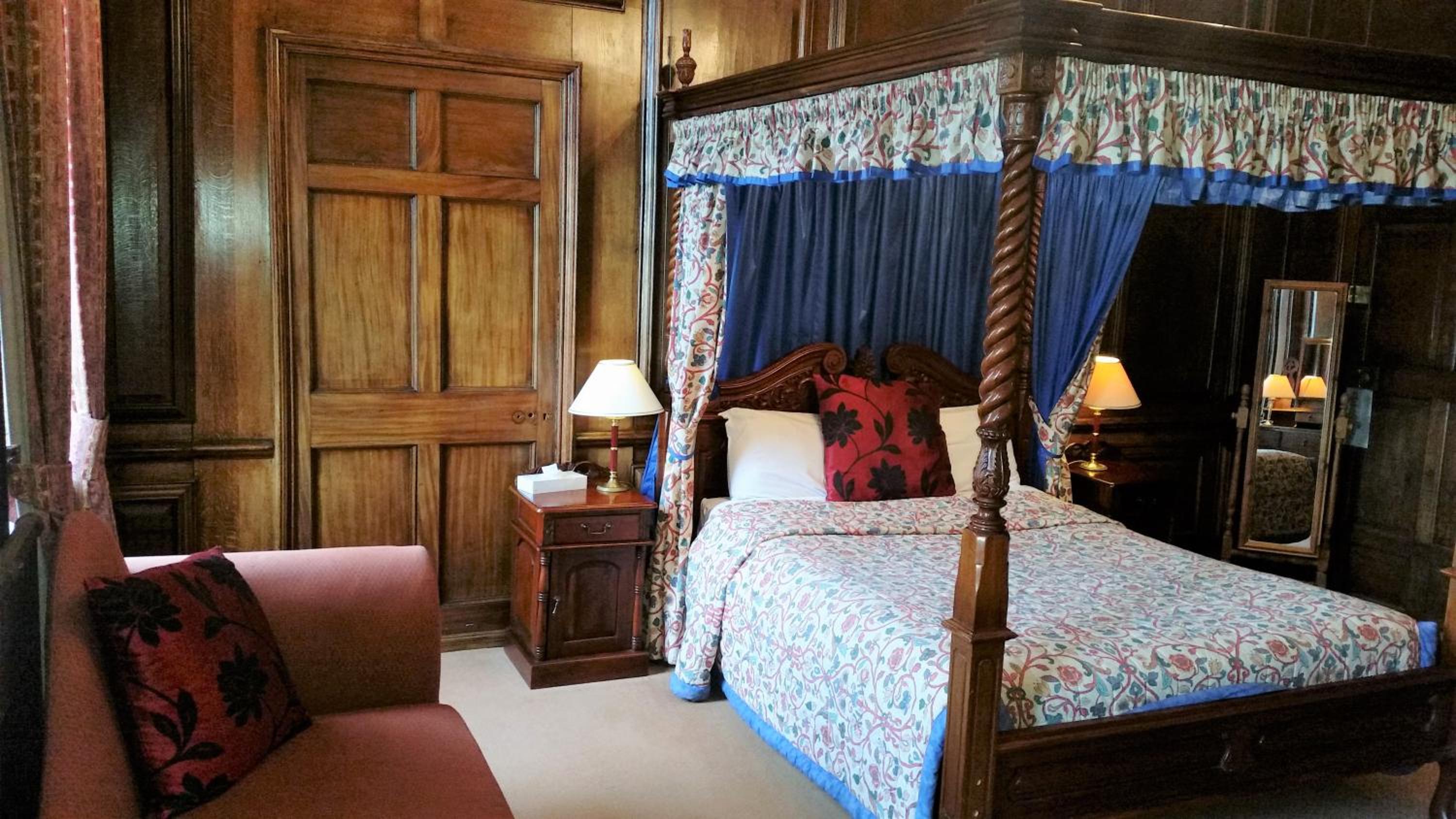 One-Bedroom Suite with Garden View - Photo 2