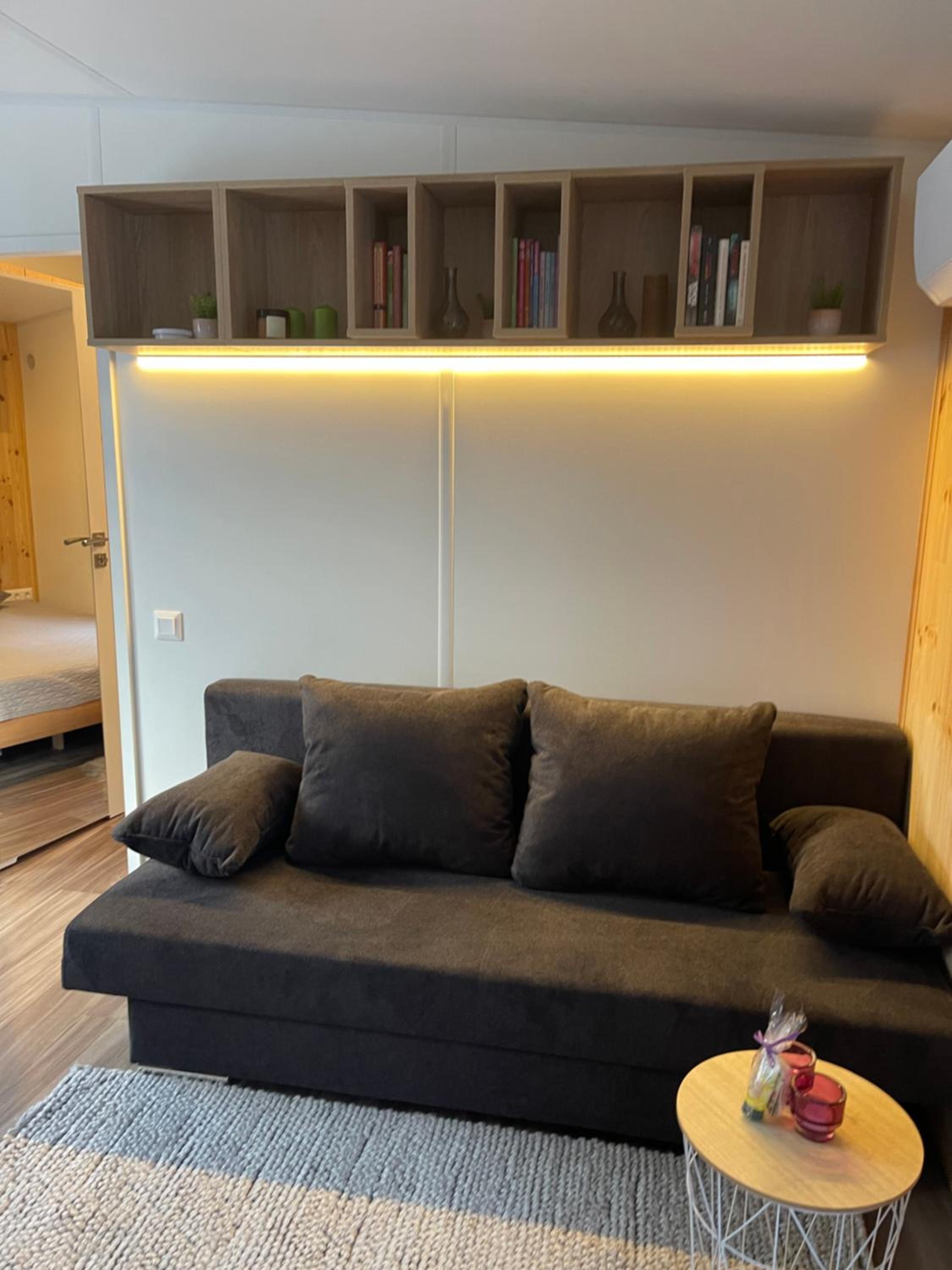 One-Bedroom House photo 1