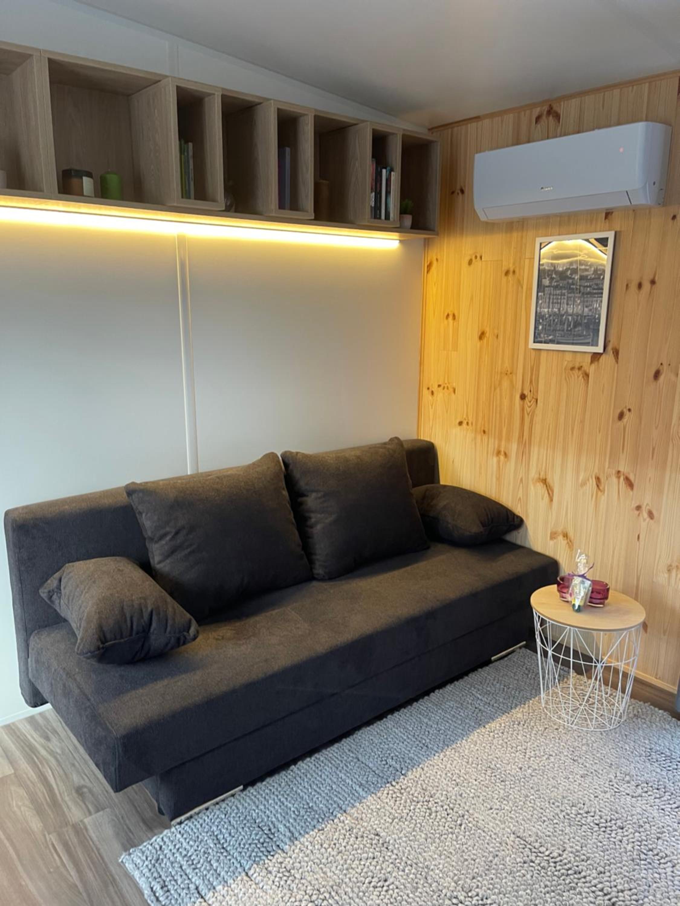One-Bedroom House photo 2