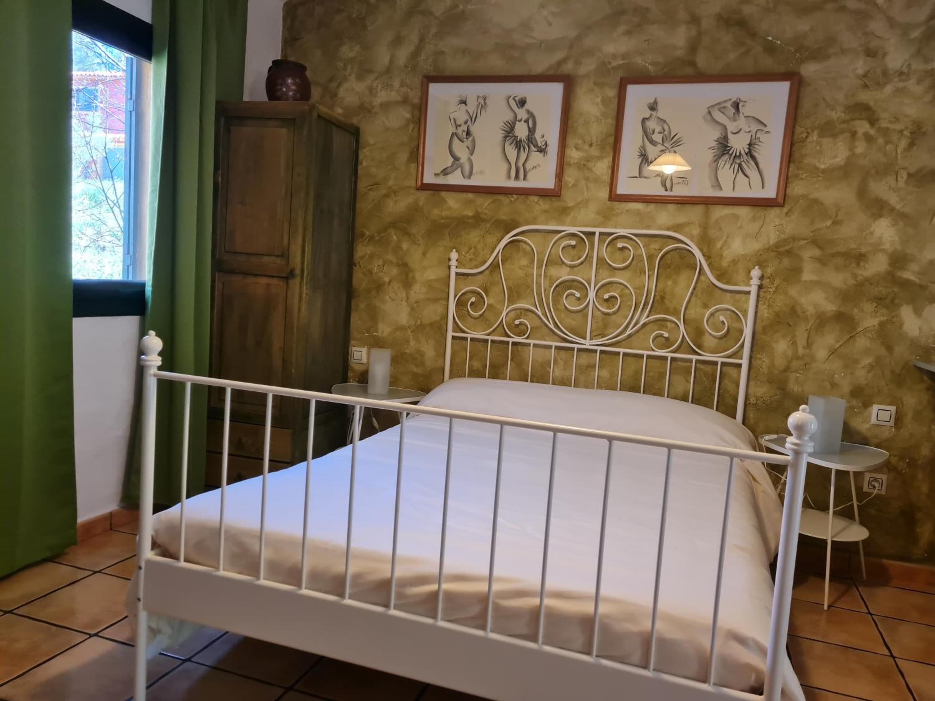 Estudio (2 adultos)