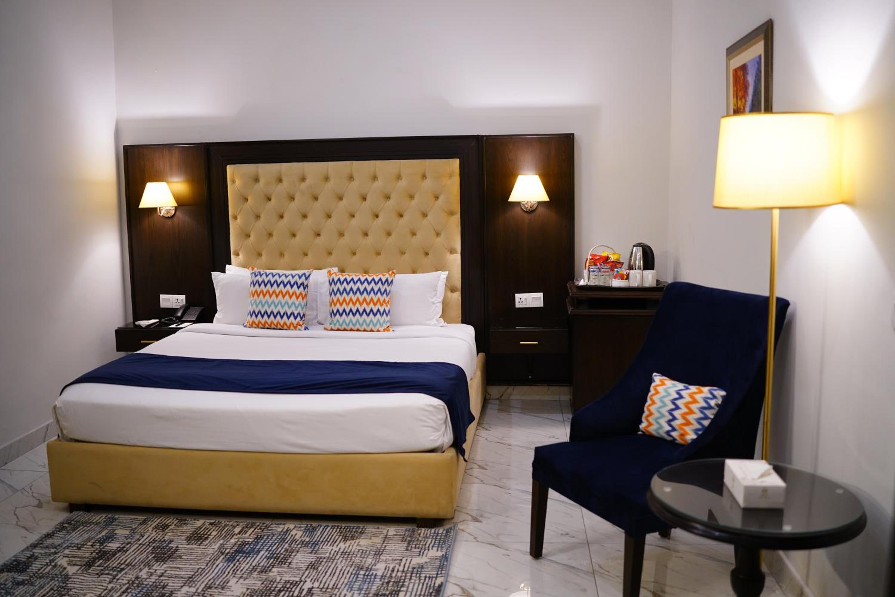 Deluxe King Room photo 2