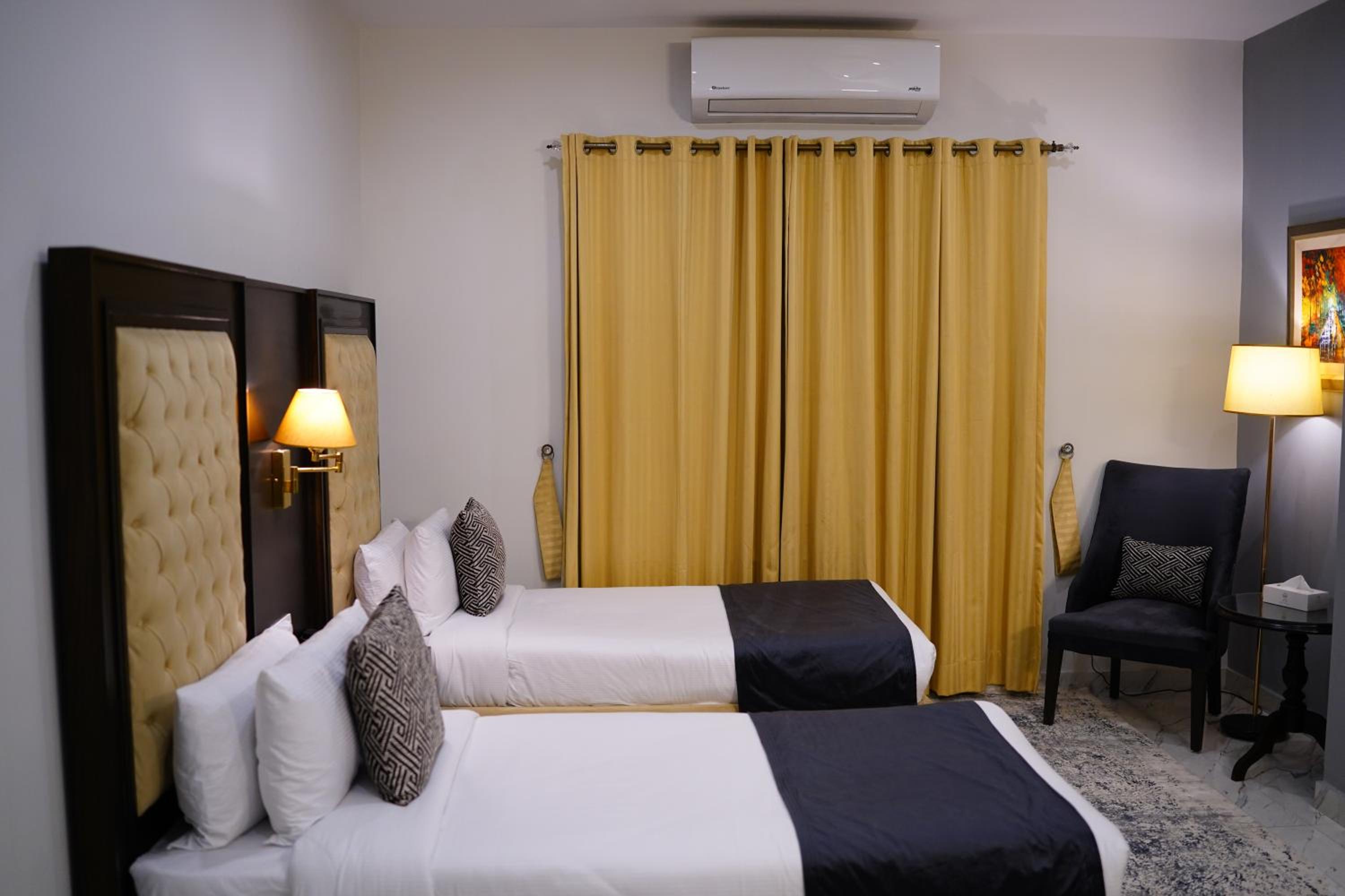 Deluxe Twin Room - Photo 1