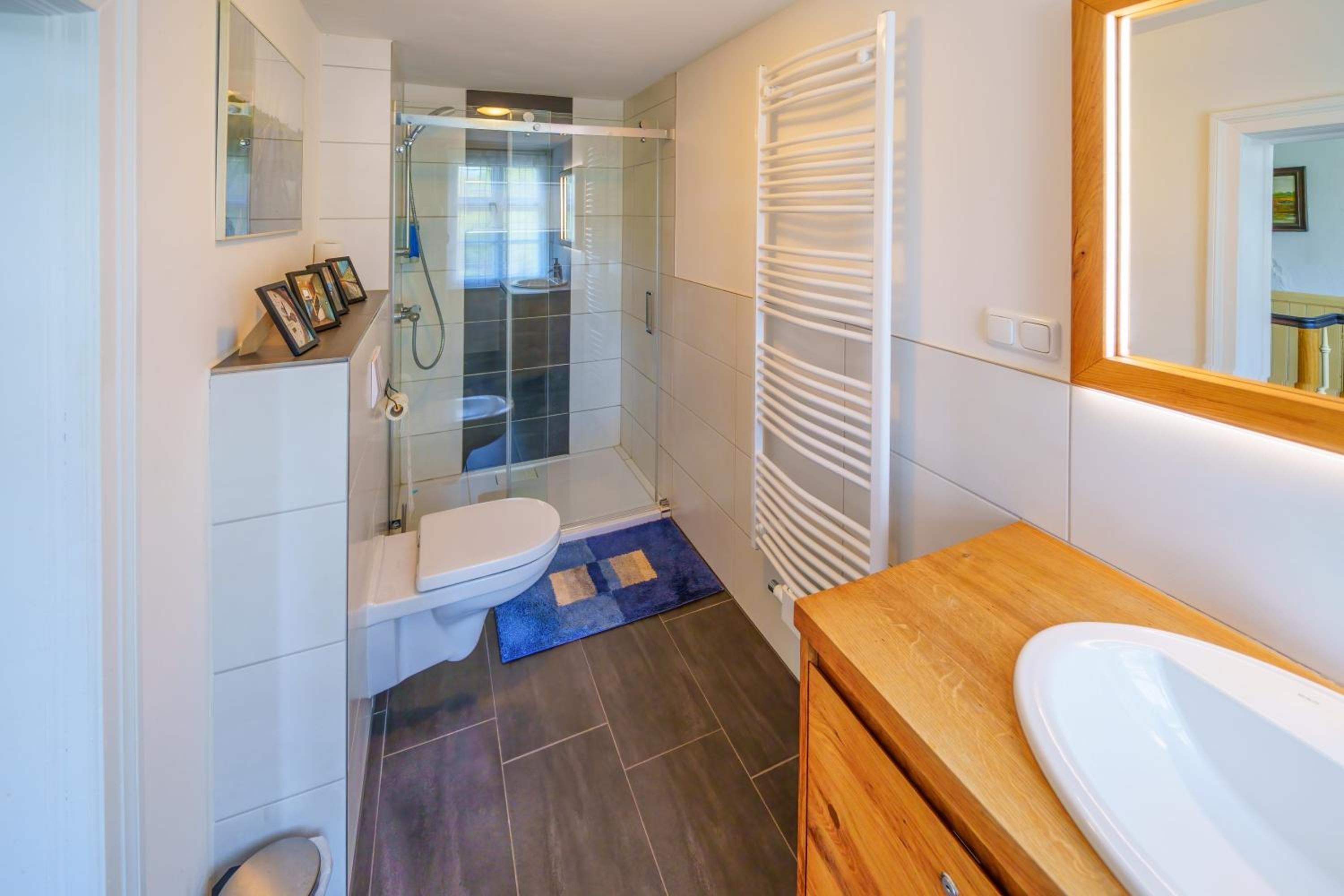 Twin Room with View - Photo 6