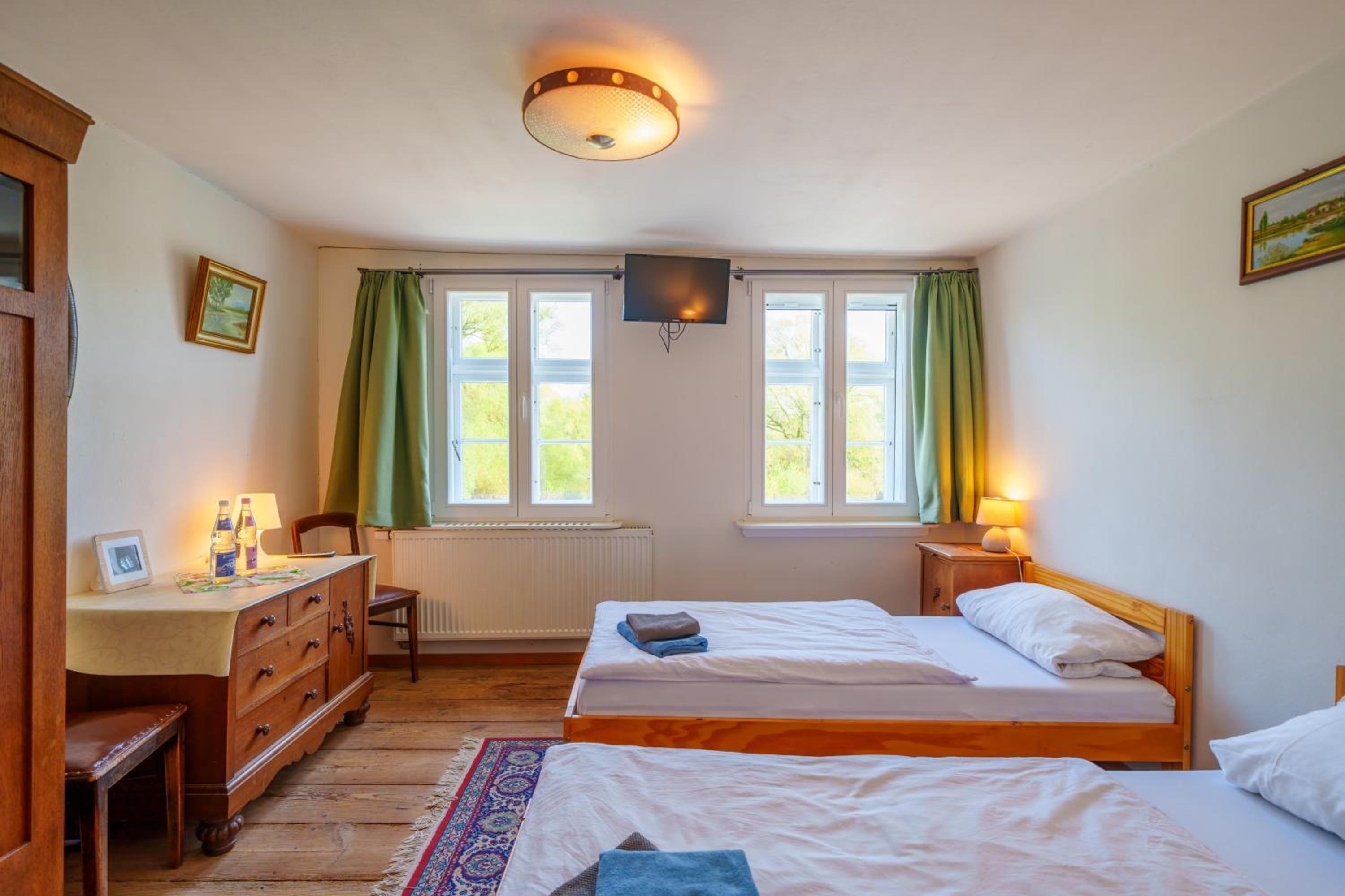 Twin Room with View - Photo 1