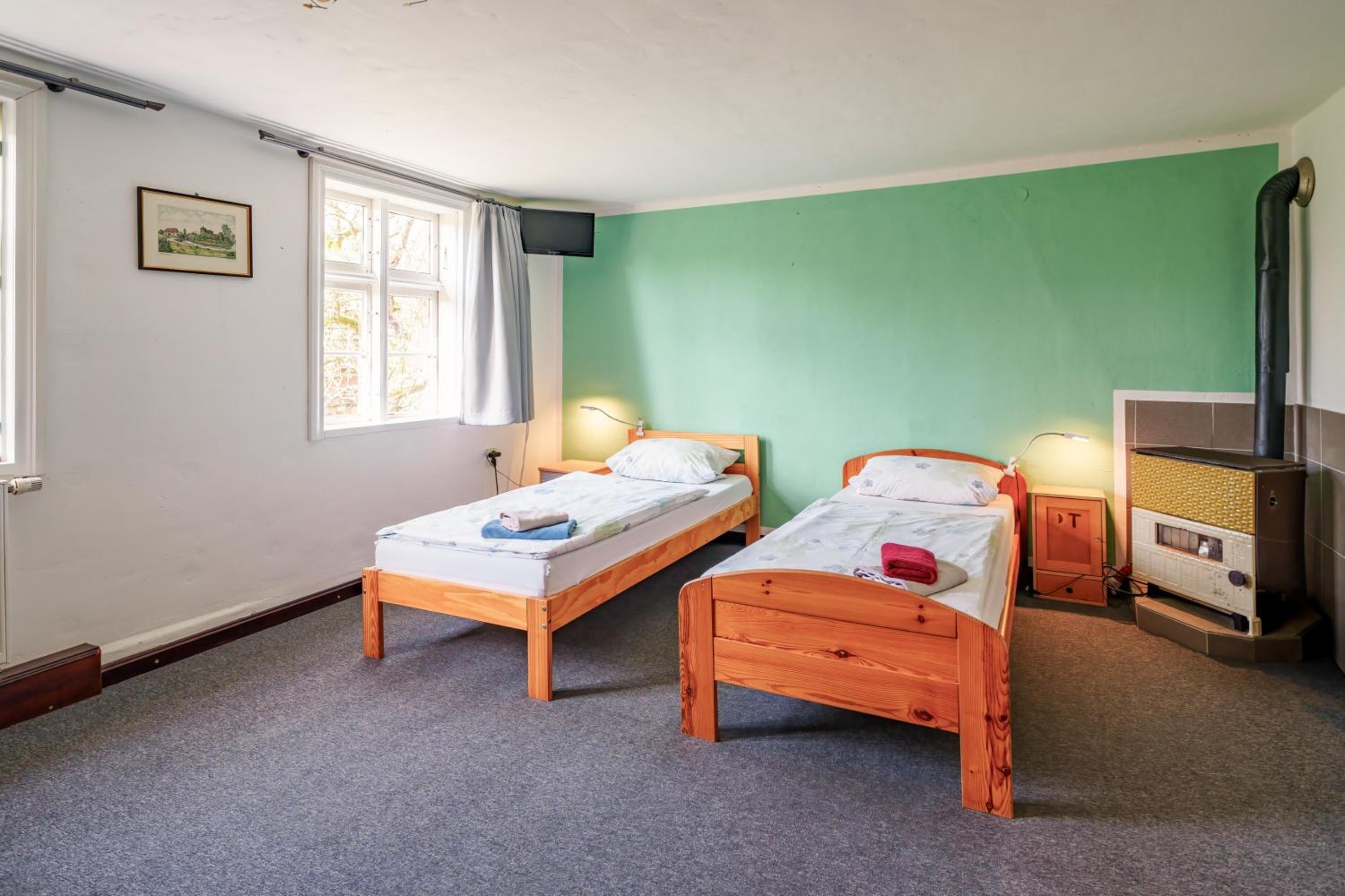 Twin Room - Photo 10