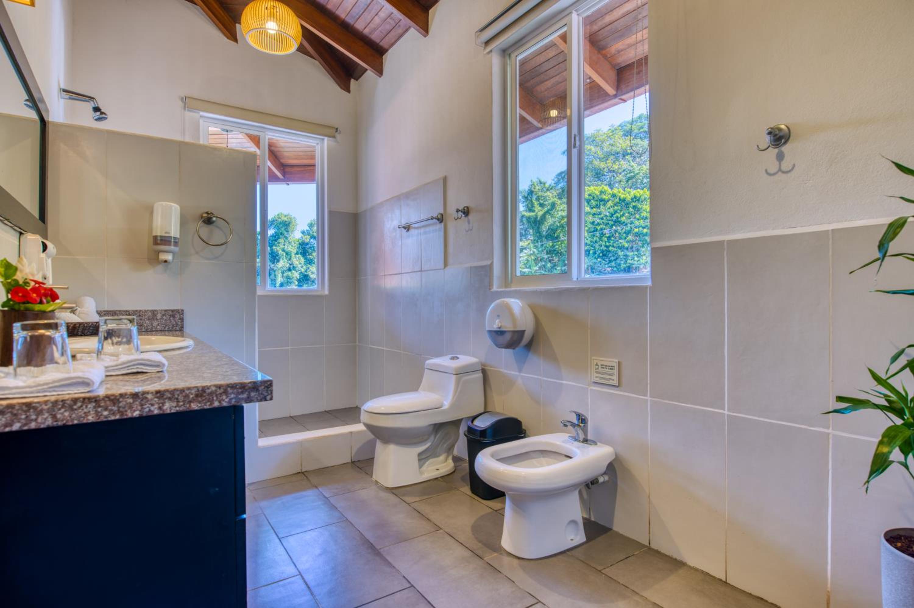 Standard Double or Twin Room - Photo 7