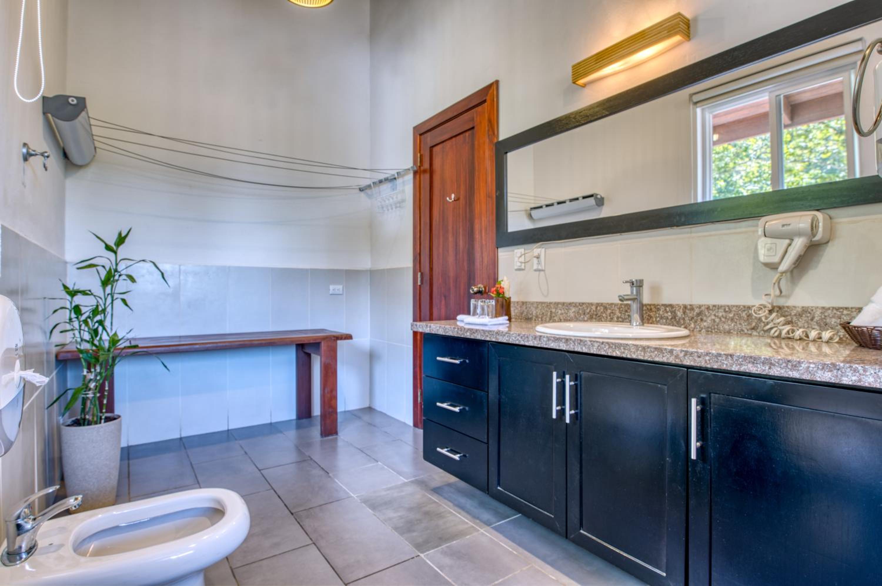 Standard Double or Twin Room - Photo 6