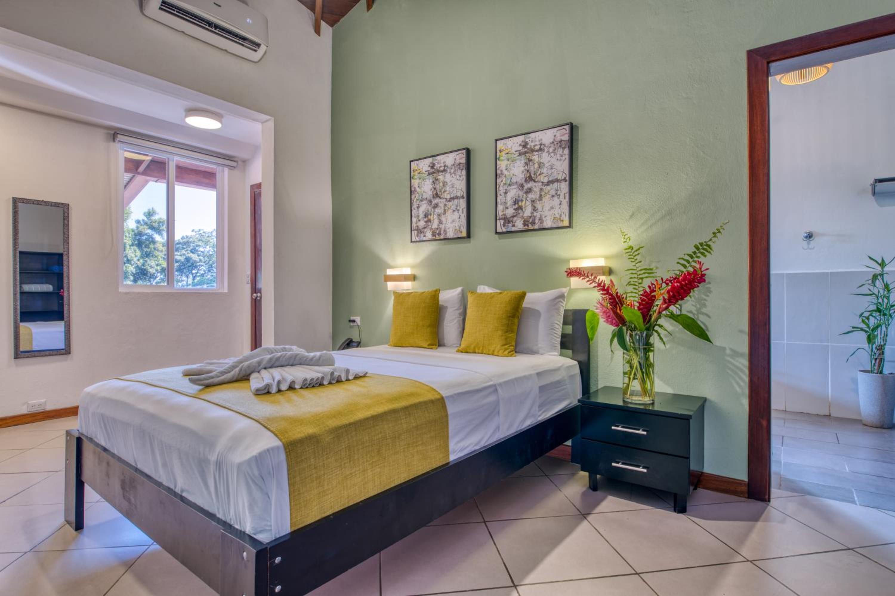 Standard Double or Twin Room - Photo 14