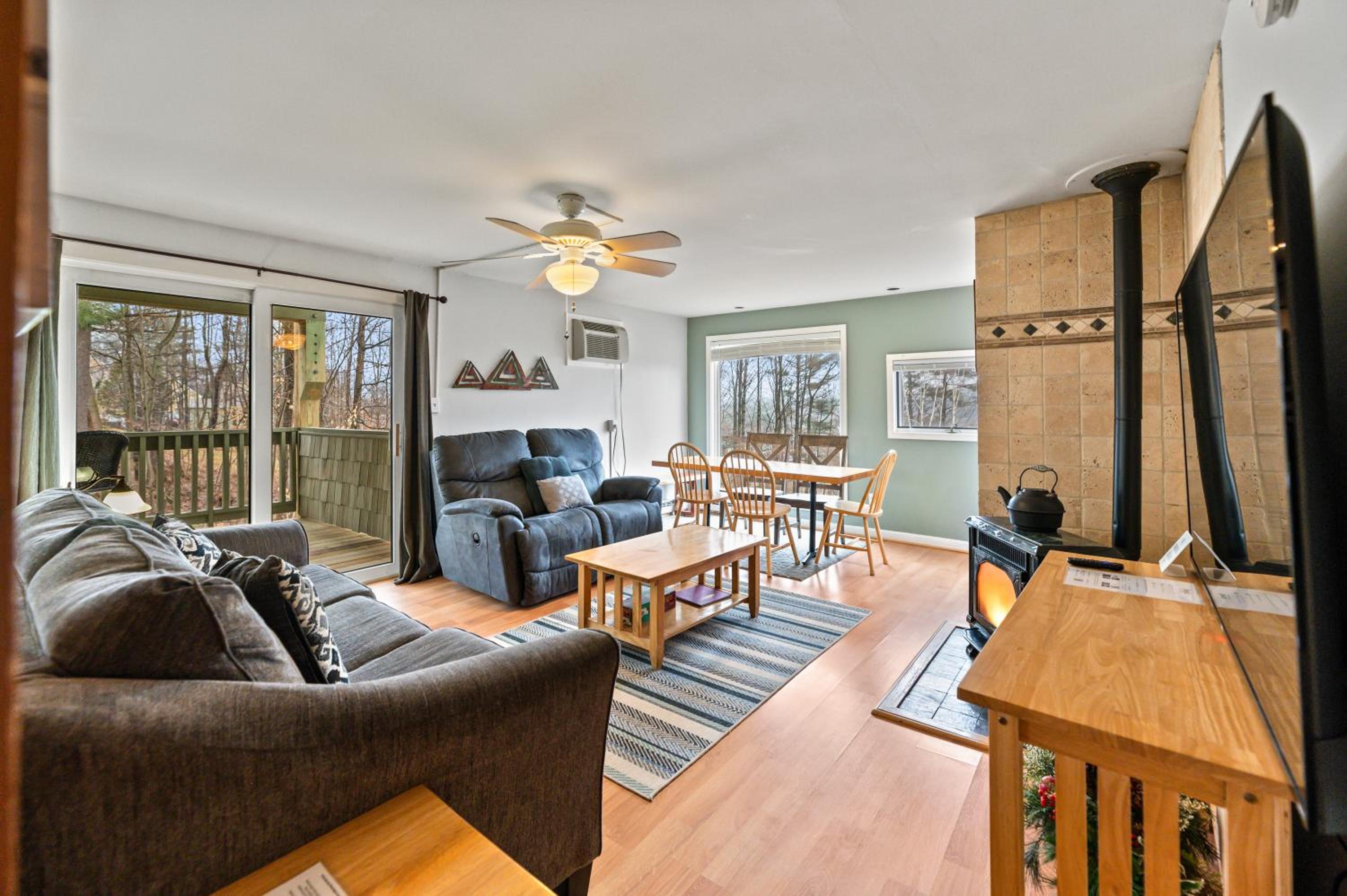 Apartment photo 2