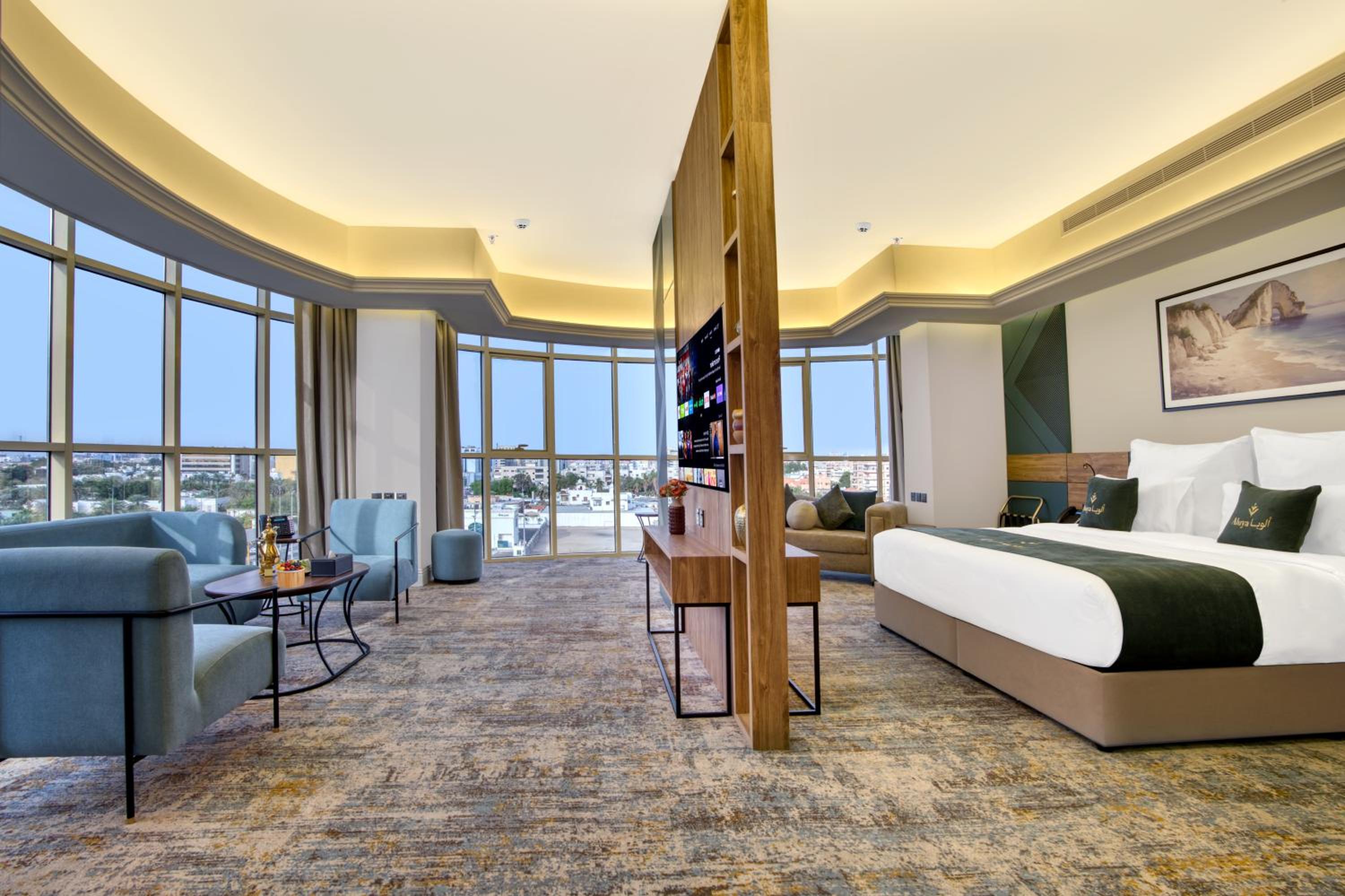 Executive Suite - Photo 2