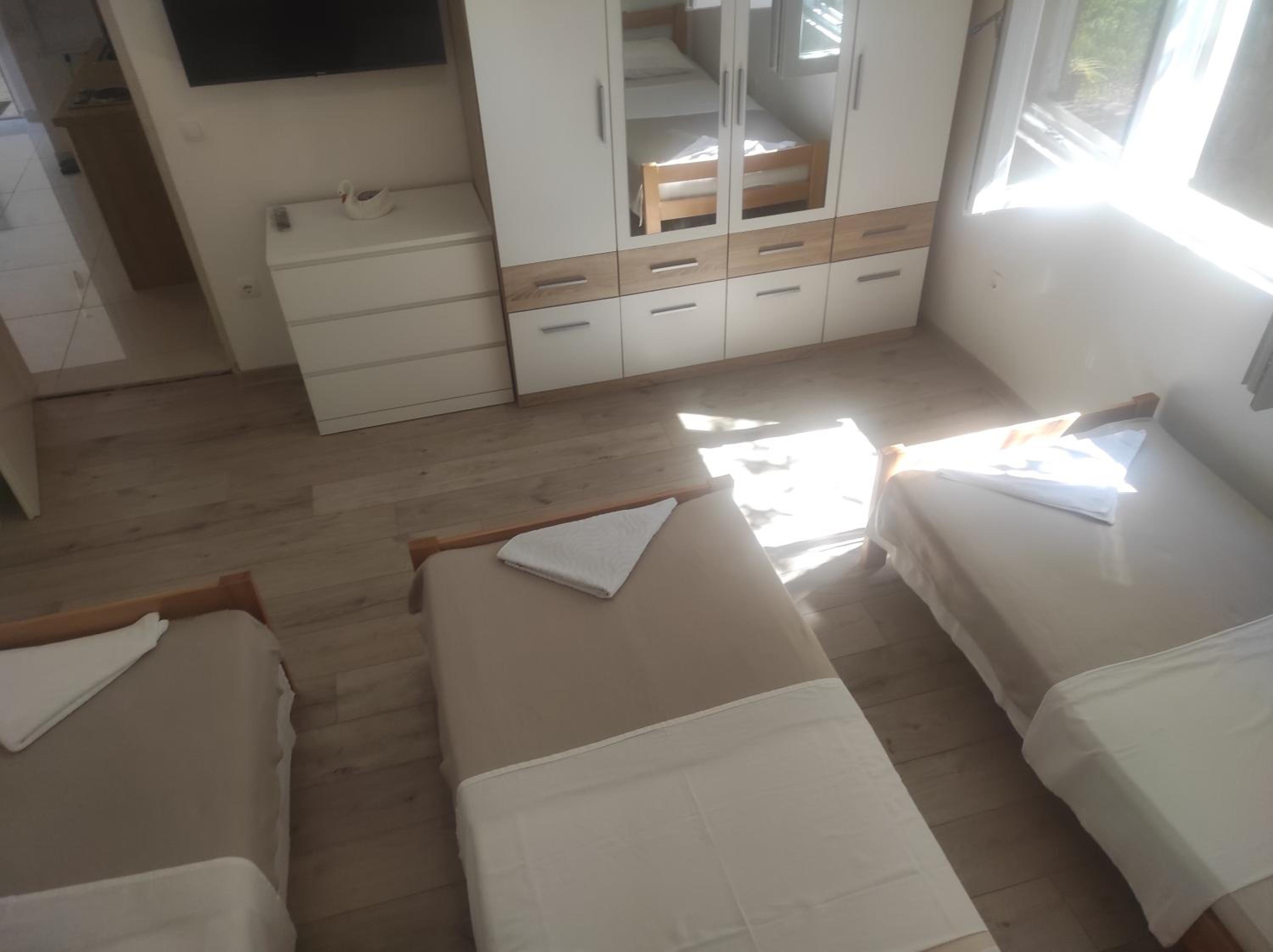 One-Bedroom Apartment - Non-Smoking