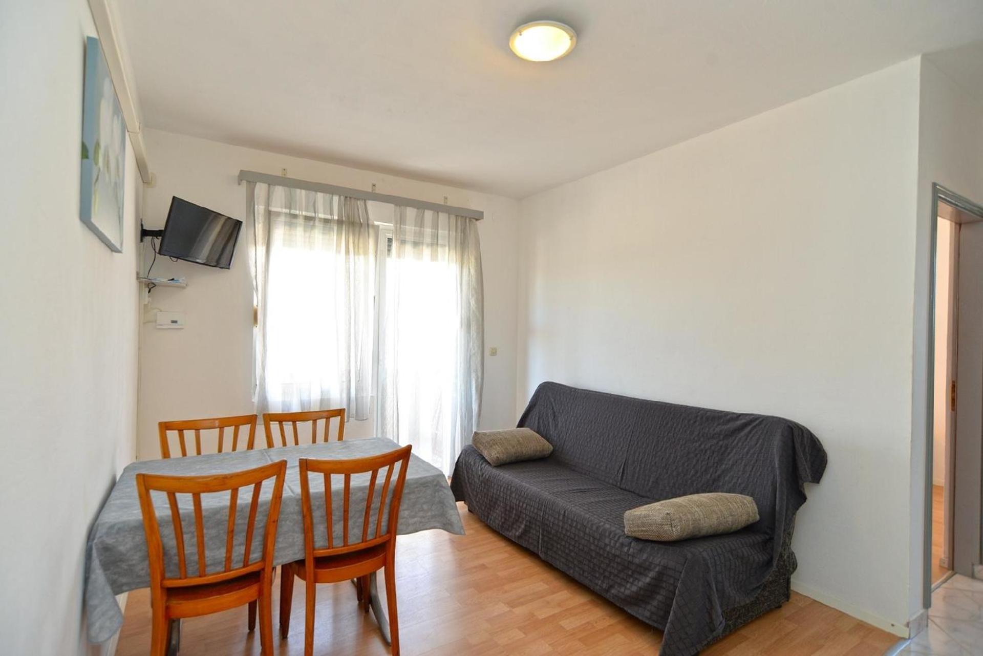 Apartment photo 3