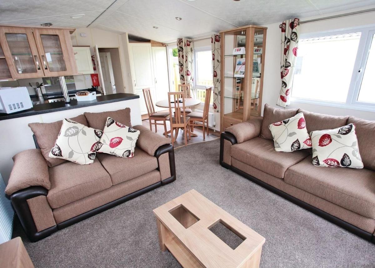 Mobile Home photo 3