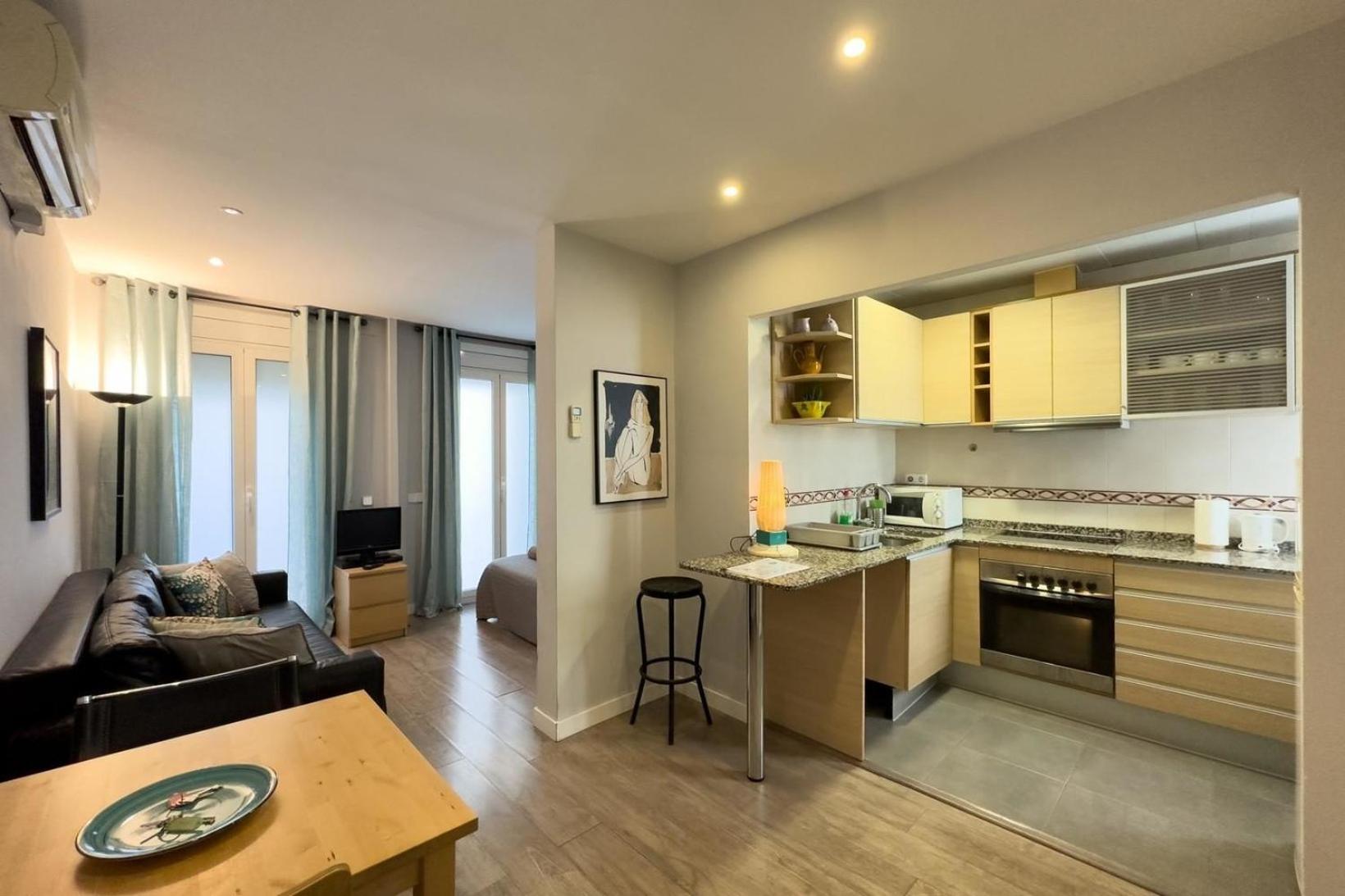 Apartment photo 2
