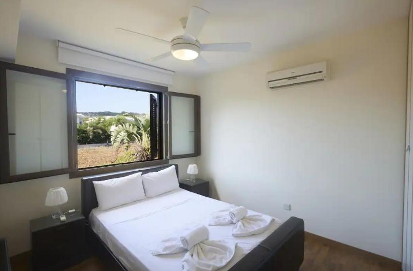 Three-Bedroom Villa photo 3