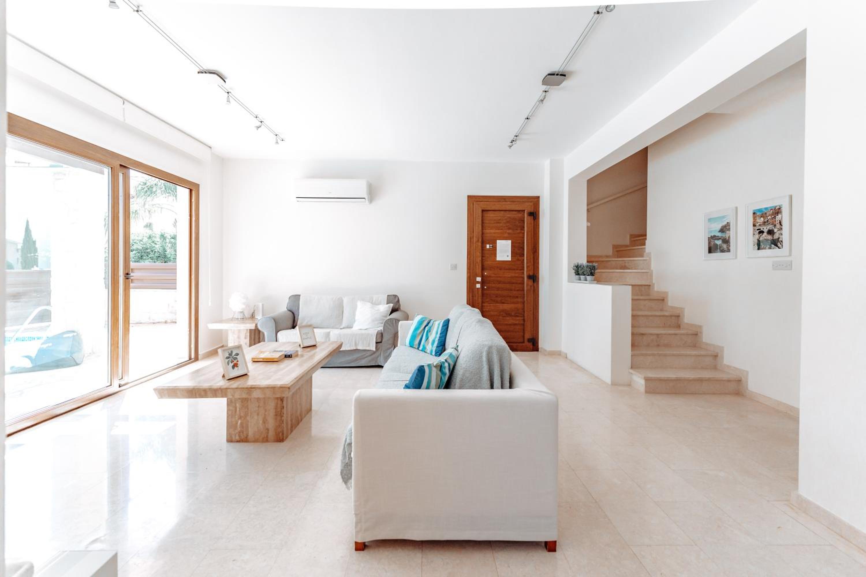 Three-Bedroom Villa photo 3
