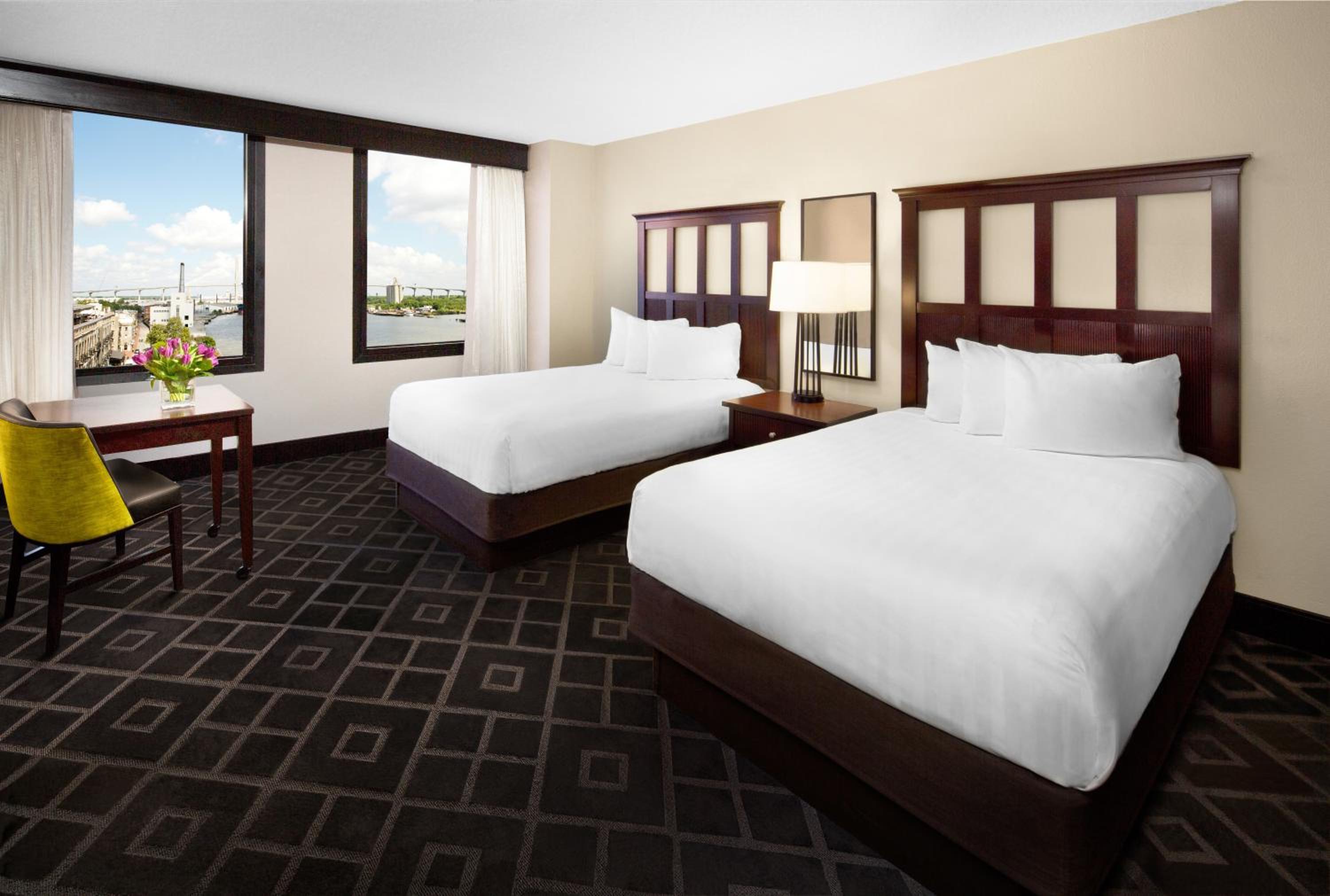 Double Room with Two Double Beds and River View - Photo 7