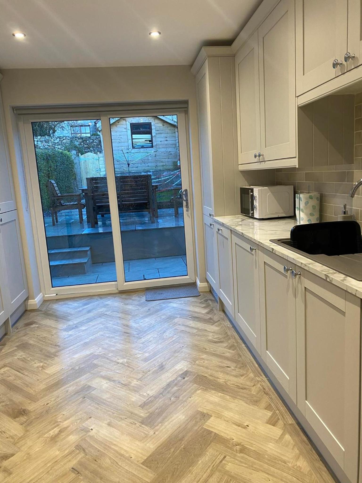 Three-Bedroom House photo 3
