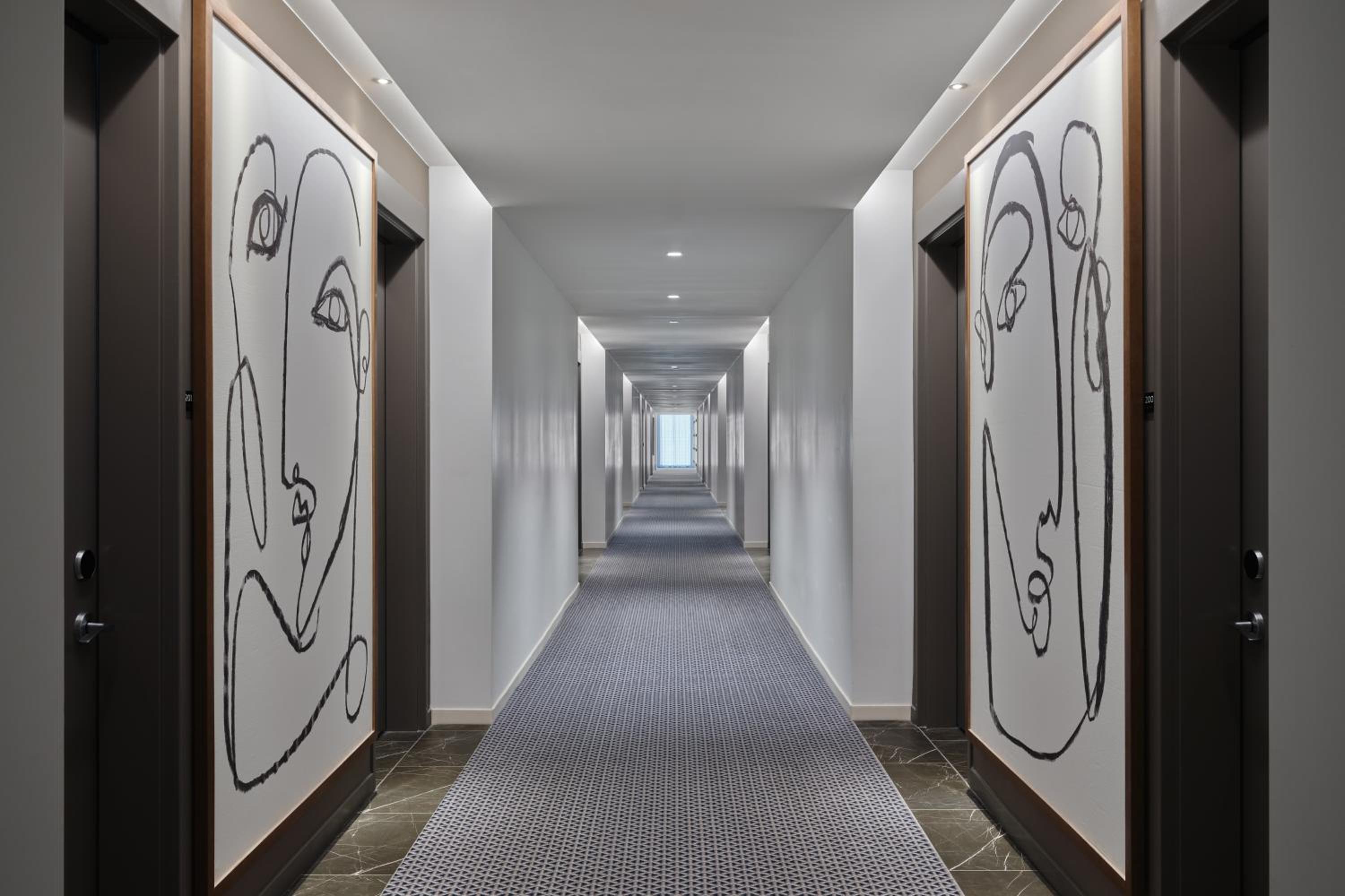 Deluxe King Room - Photo 5