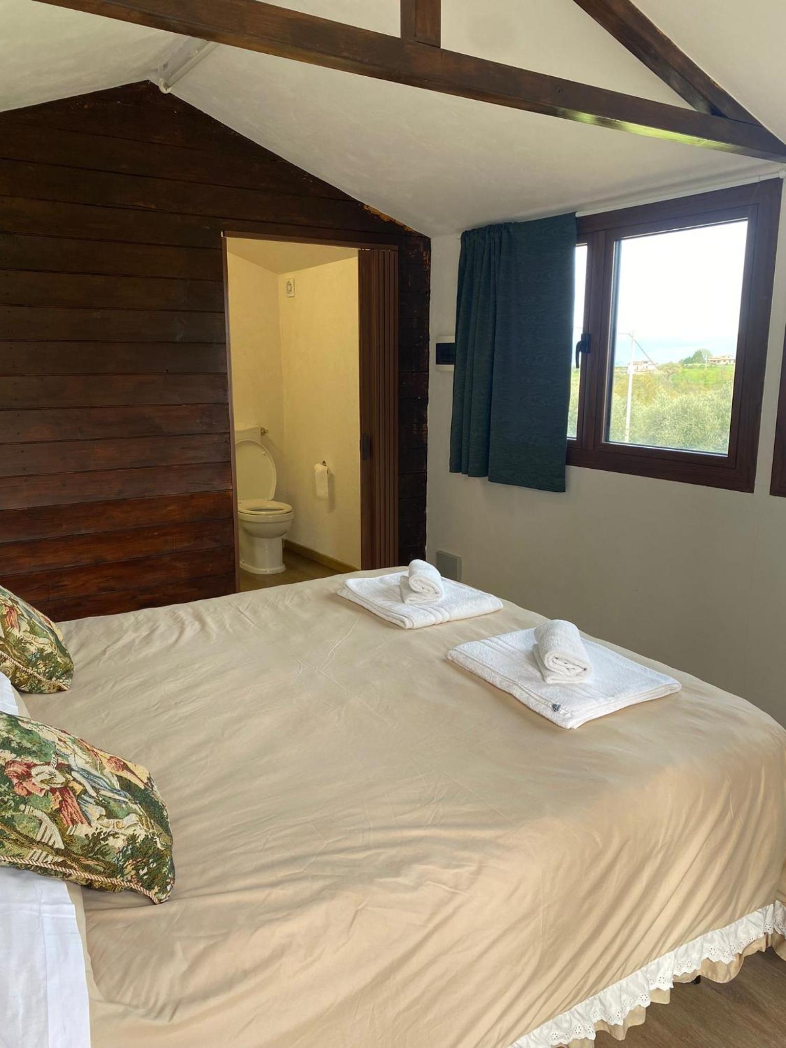 Deluxe Double or Twin Room with Spa Bath - Photo 1