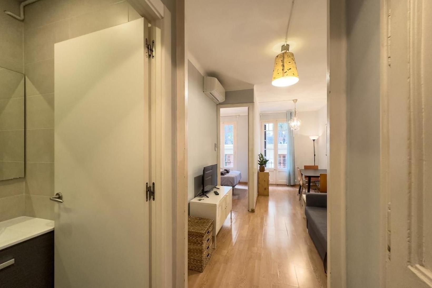 Apartment photo 2
