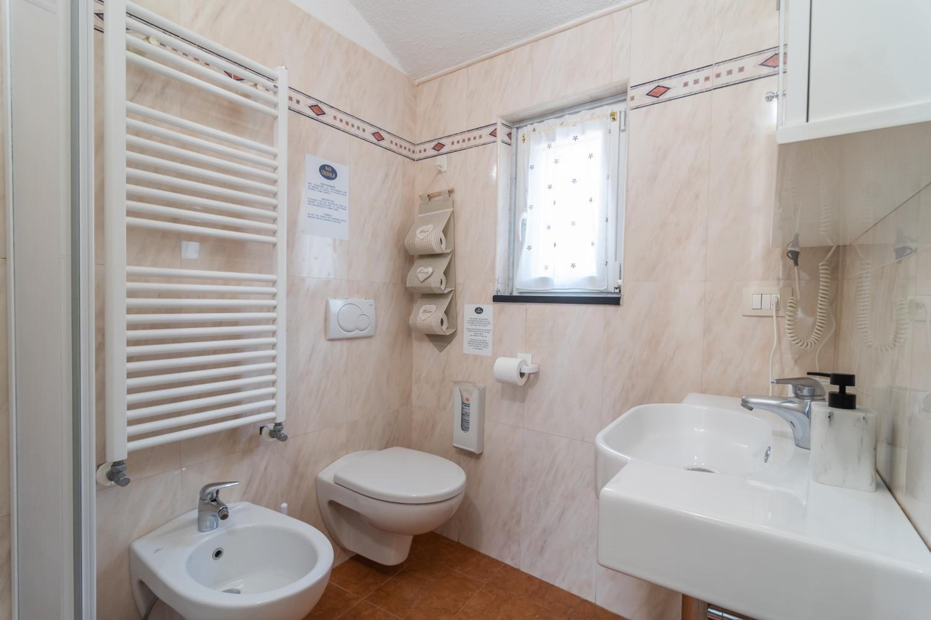 Double Room - Photo 4