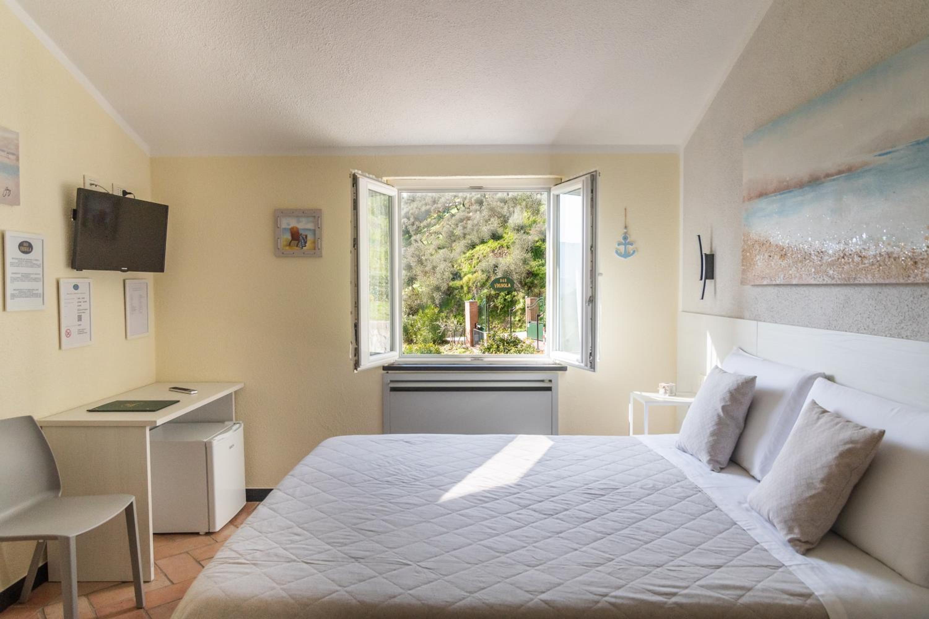 Double Room - Photo 12