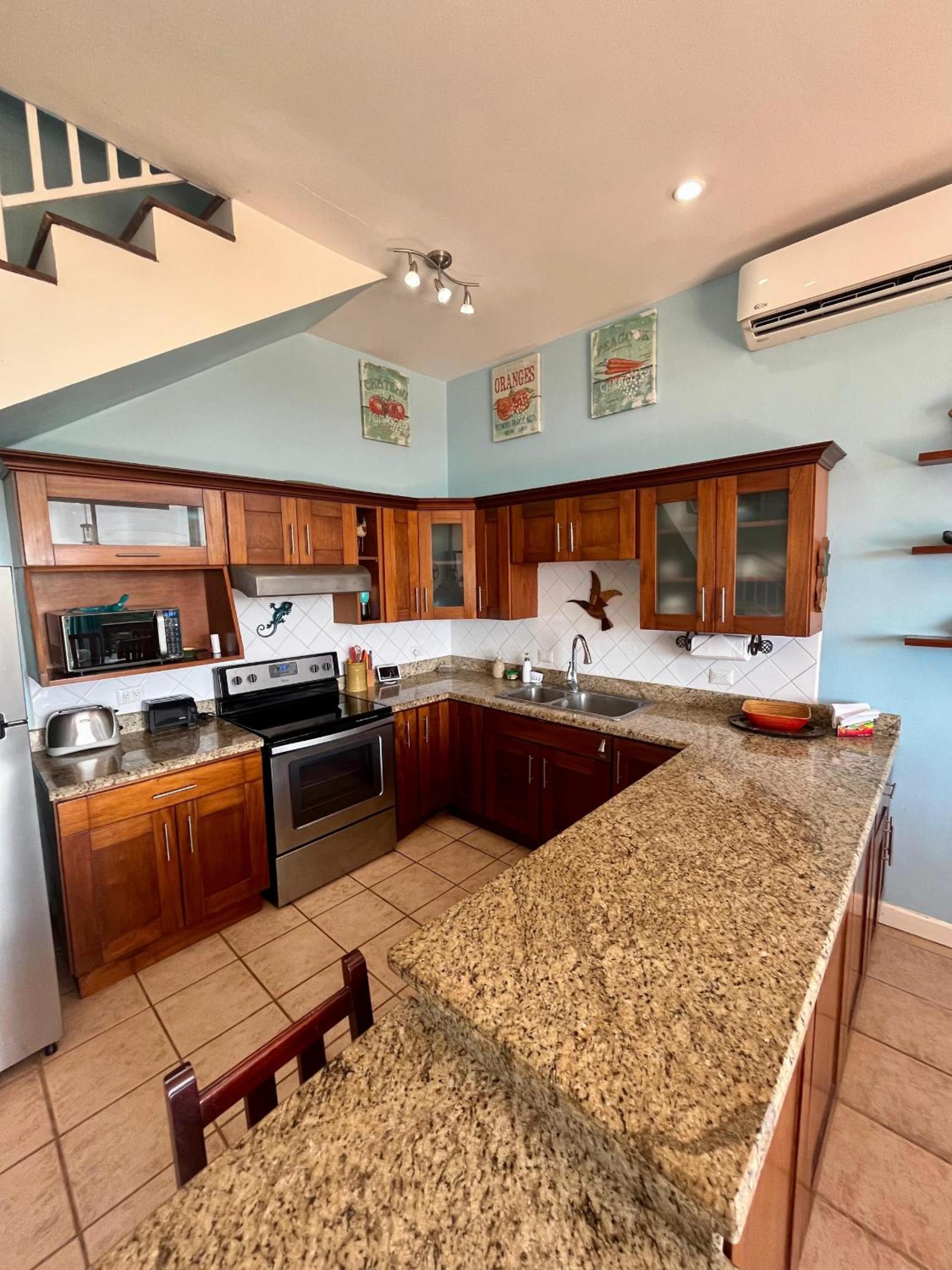 Three-Bedroom Villa photo 3