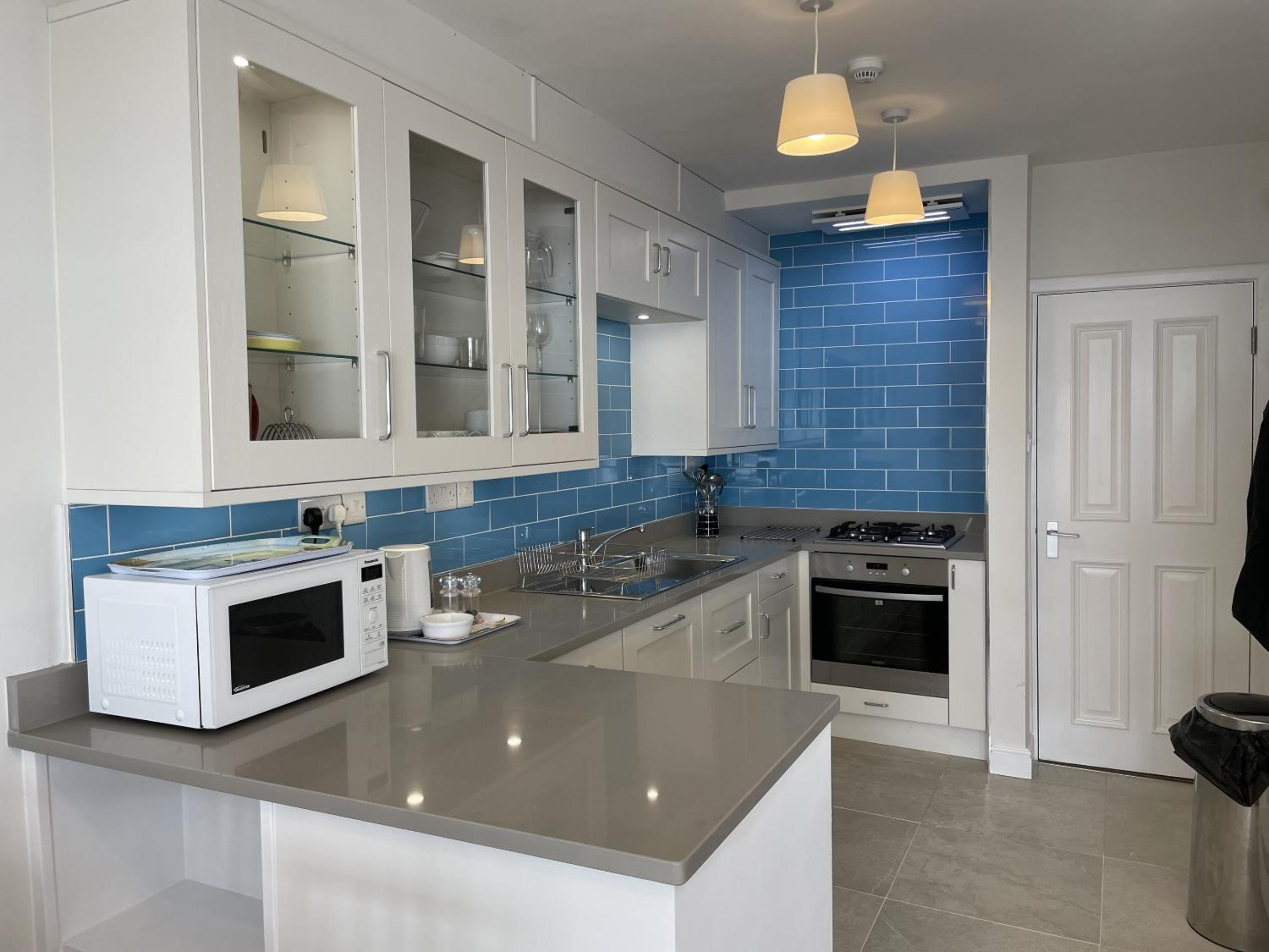 Apartment with Sea View - Photo 18