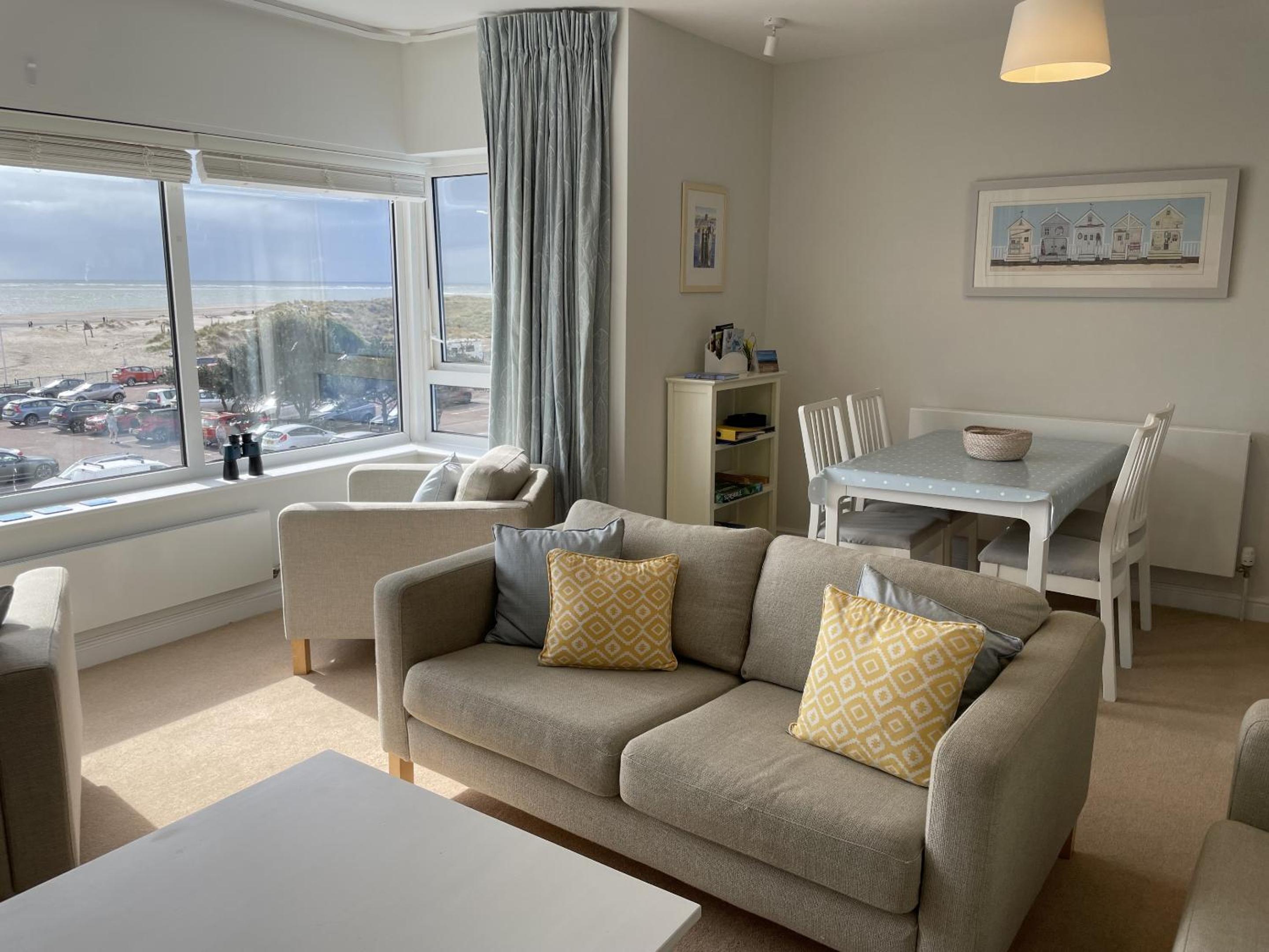 Apartment with Sea View - Photo 25