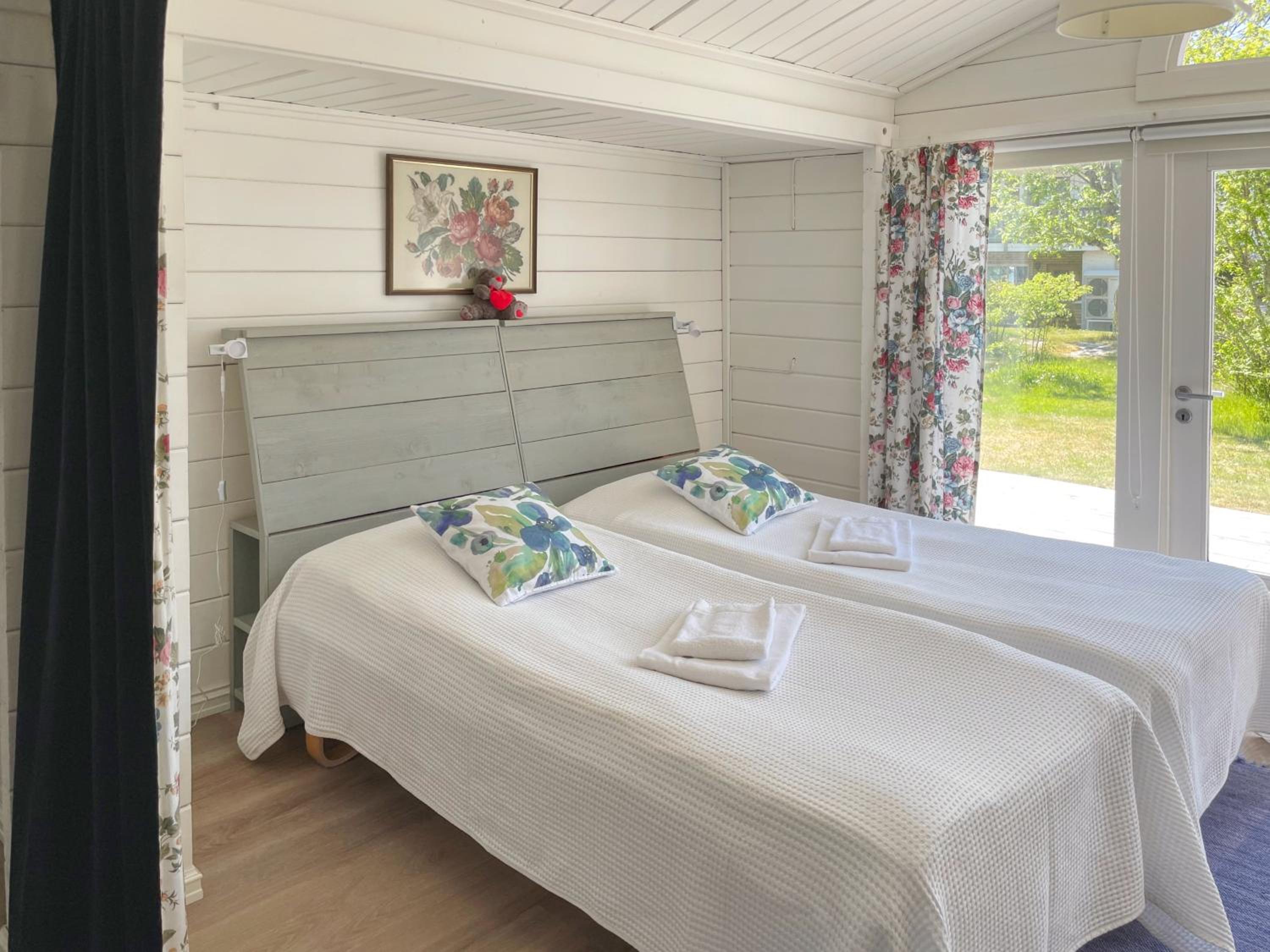 Cottage - Photo 1