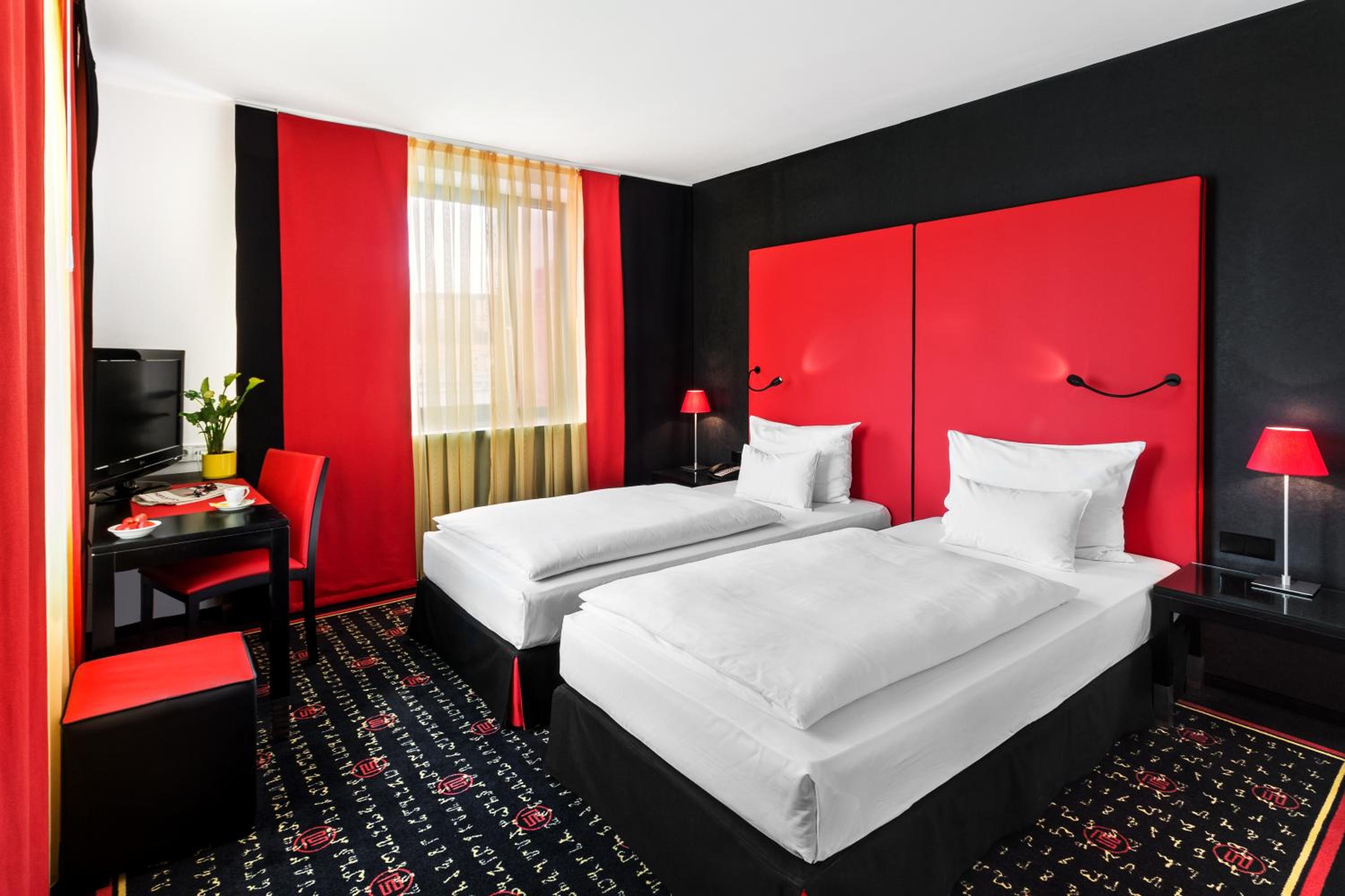 Executive Twin Room - Photo 2