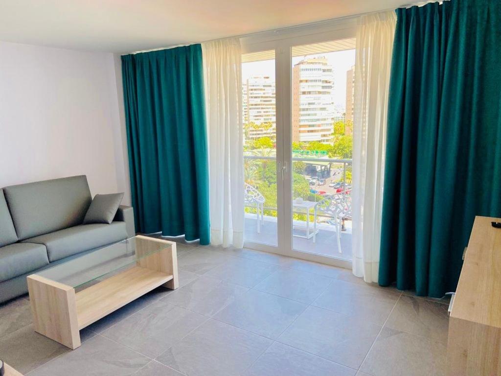 Deluxe Suite with Sea View - Photo 2