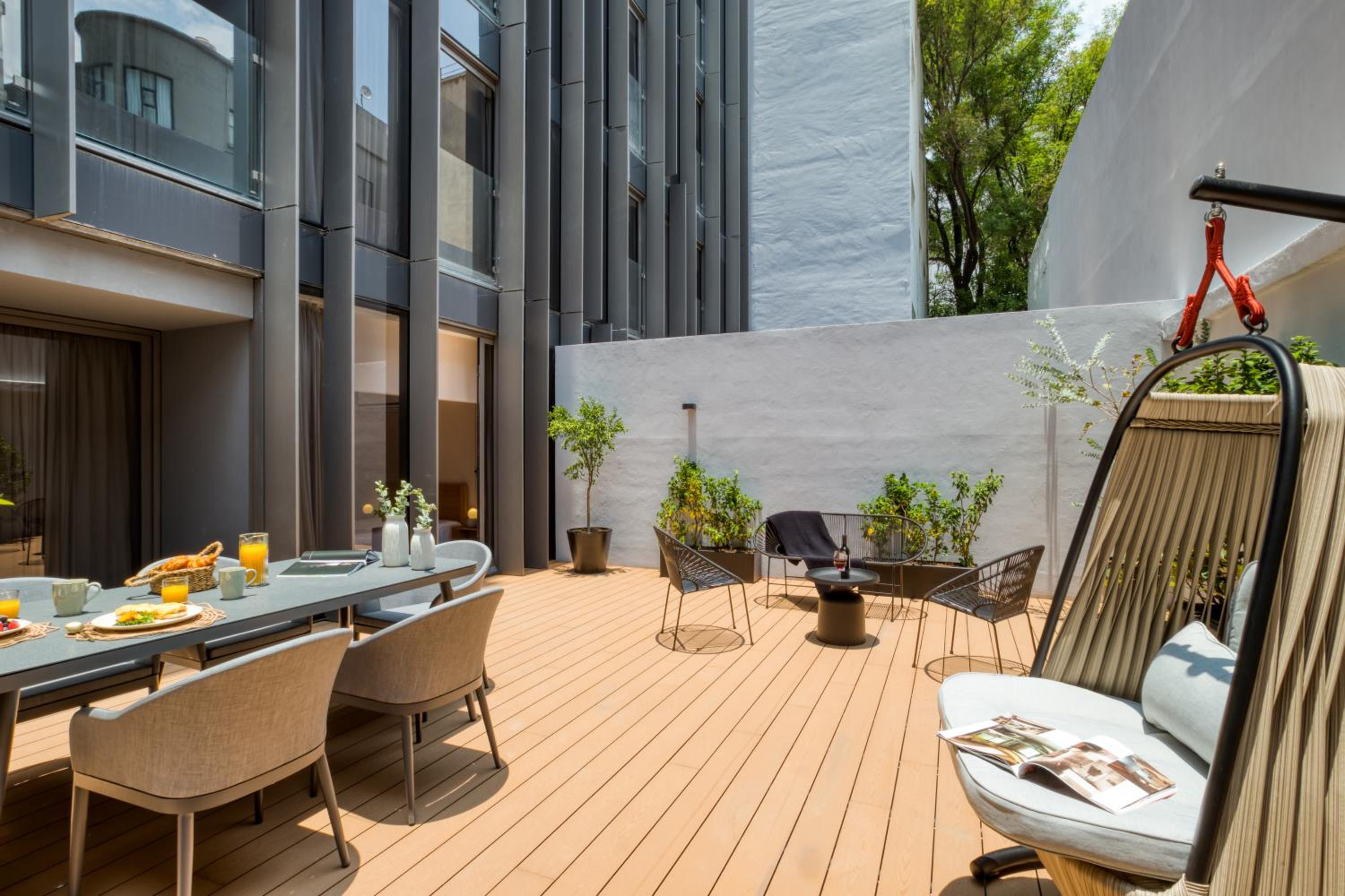  Two-Bedroom Apartment with Huge Private Terrace - Photo 12